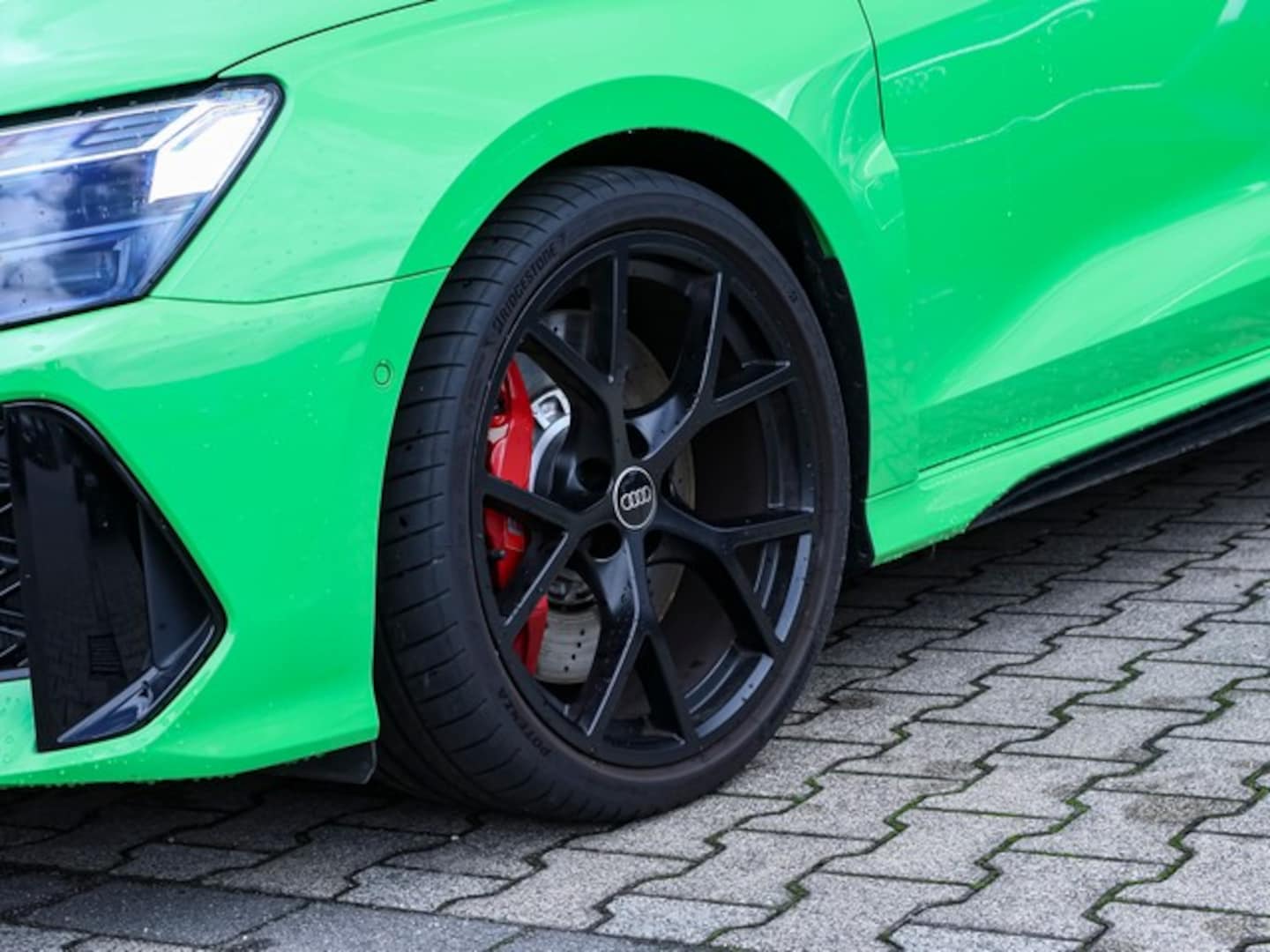 Bild über Audi RS 3 Sportback TFSI quattro 294 kW S tronic - für weitere Informationen kontaktieren Sie den Audi Partner