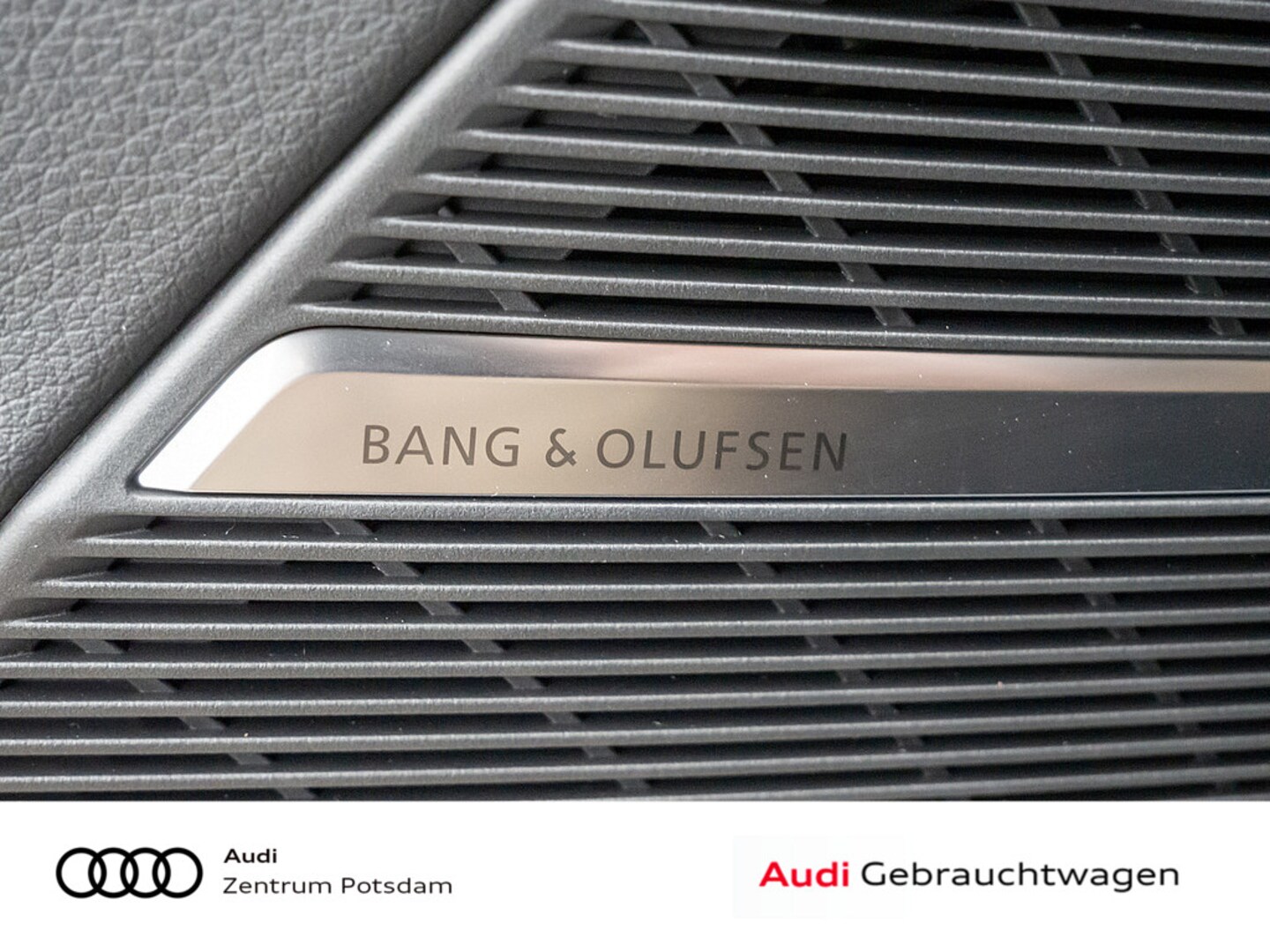Bild über Audi RS Q8 SUV TFSI quattro 471 kW tiptronic - für weitere Informationen kontaktieren Sie den Audi Partner