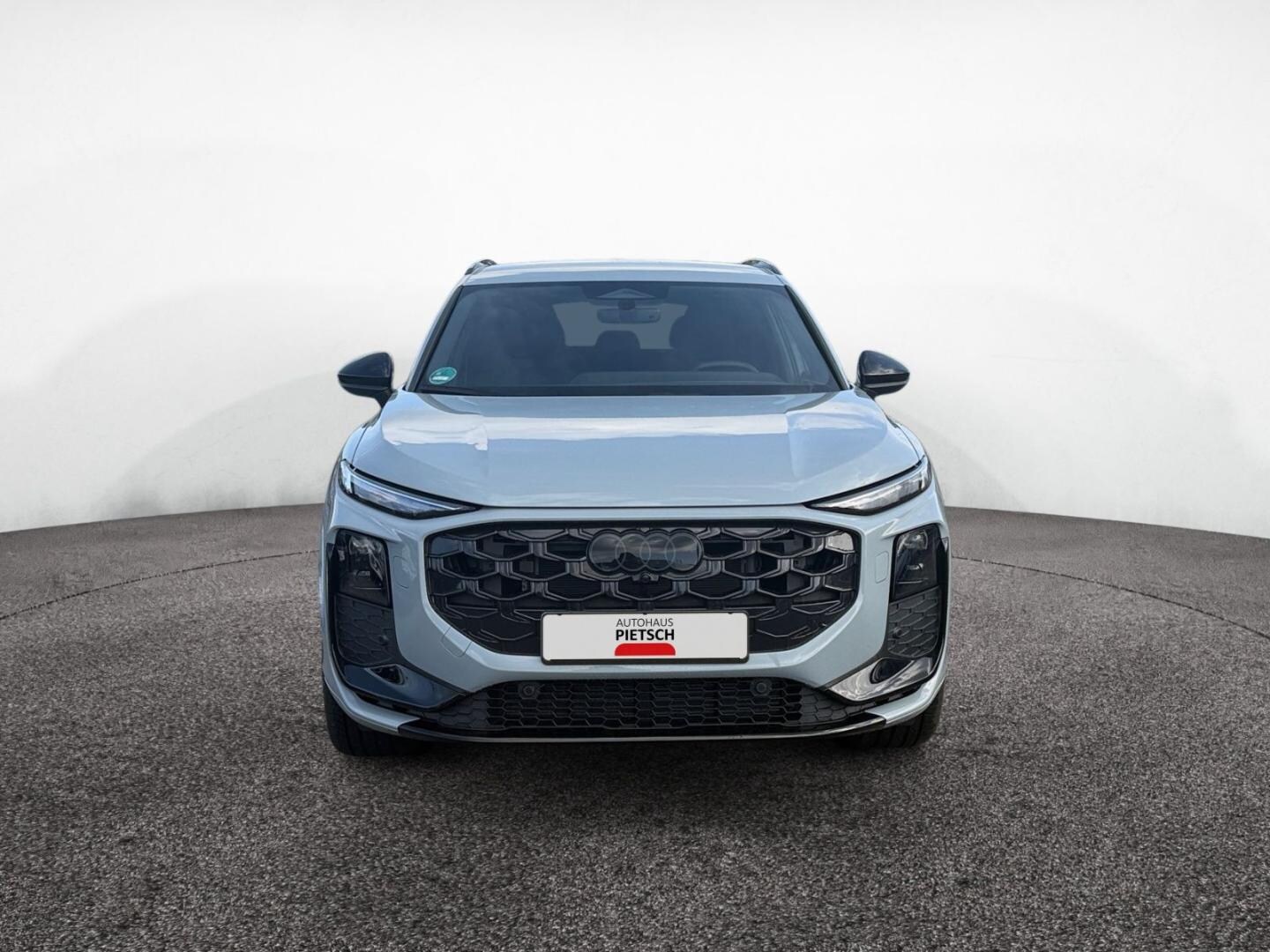 Bild über Audi Q3 SUV TFSI 110 kW S tronic - für weitere Informationen kontaktieren Sie den Audi Partner