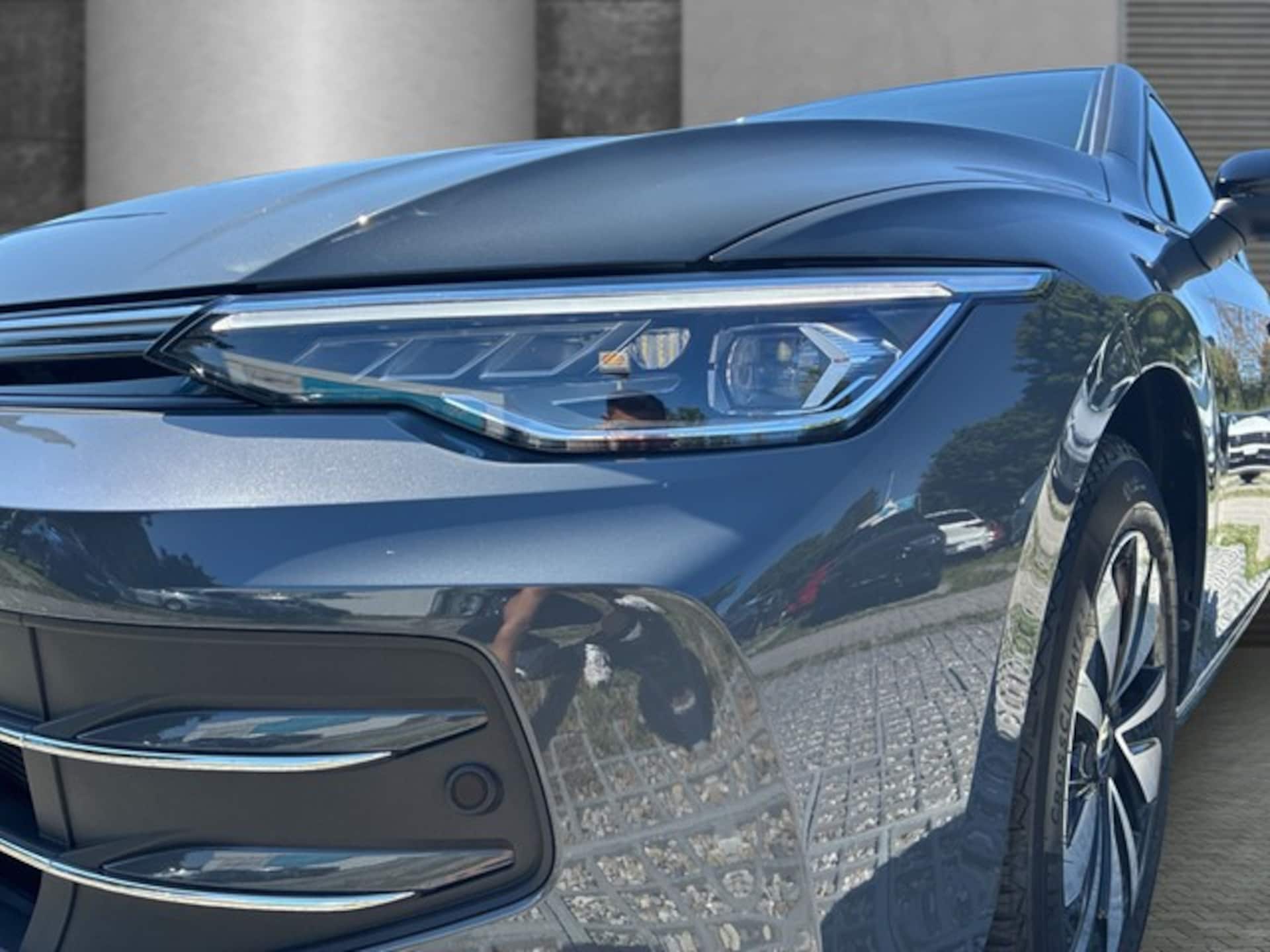Volkswagen Golf Life