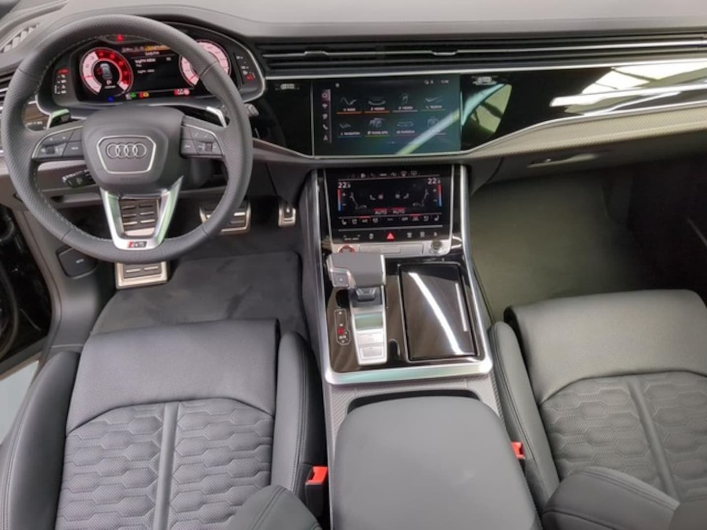 Bild über Audi RS Q8 SUV TFSI quattro 471 kW tiptronic - für weitere Informationen kontaktieren Sie den Audi Partner