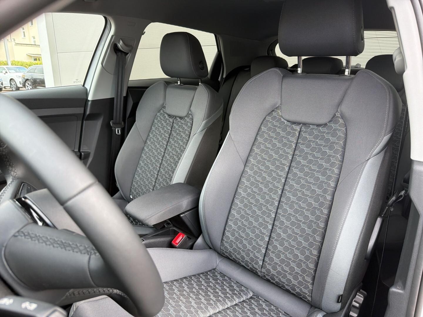 Bild über Audi A1 Sportback advanced 30 TFSI S tronic - für weitere Informationen kontaktieren Sie den Audi Partner