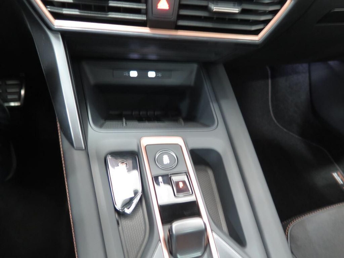 CUPRA Leon Sportstourer 1.5 eTSI DSG 110 kW (150 CV) — photo 12
