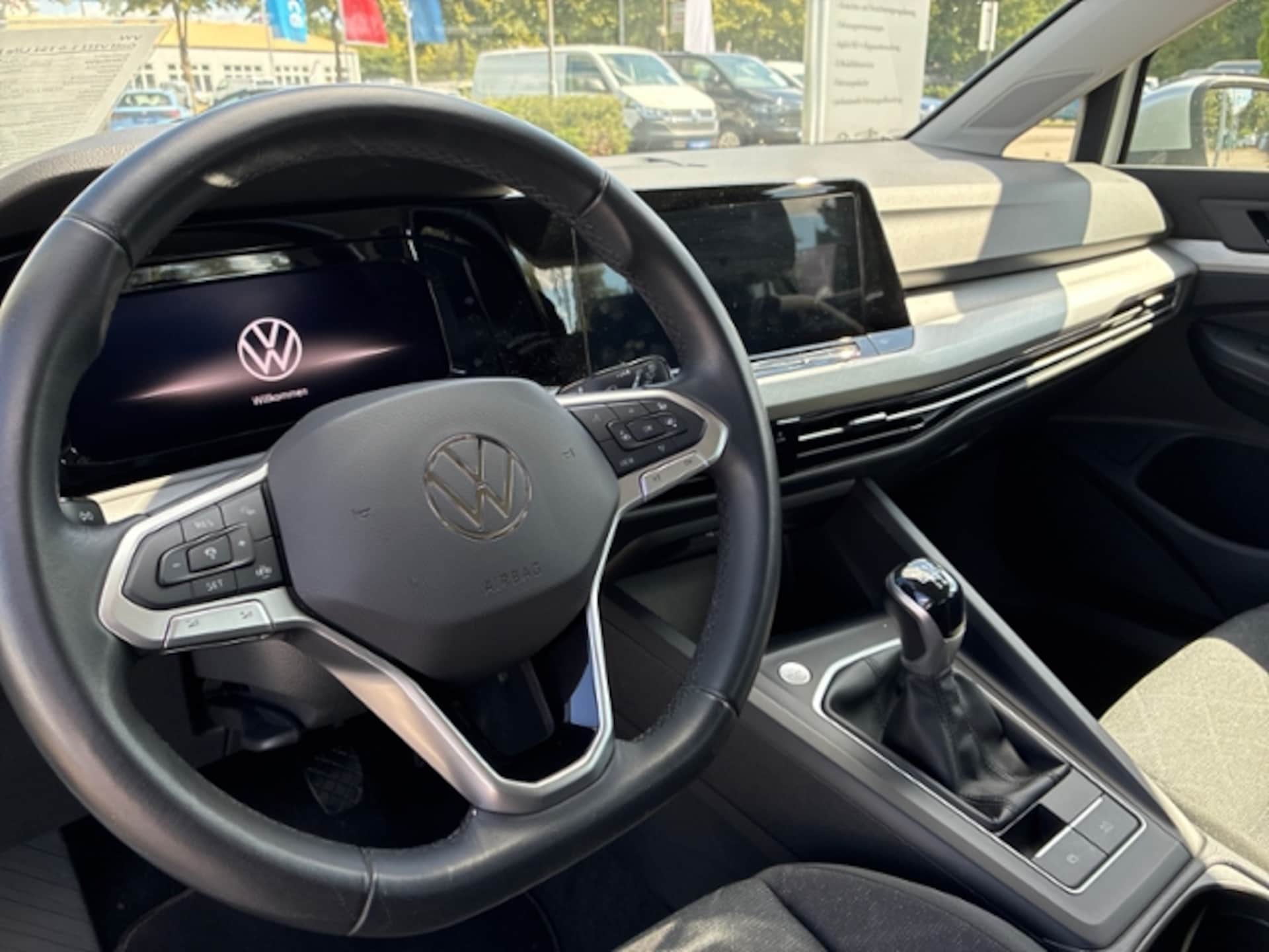 Volkswagen Golf Life