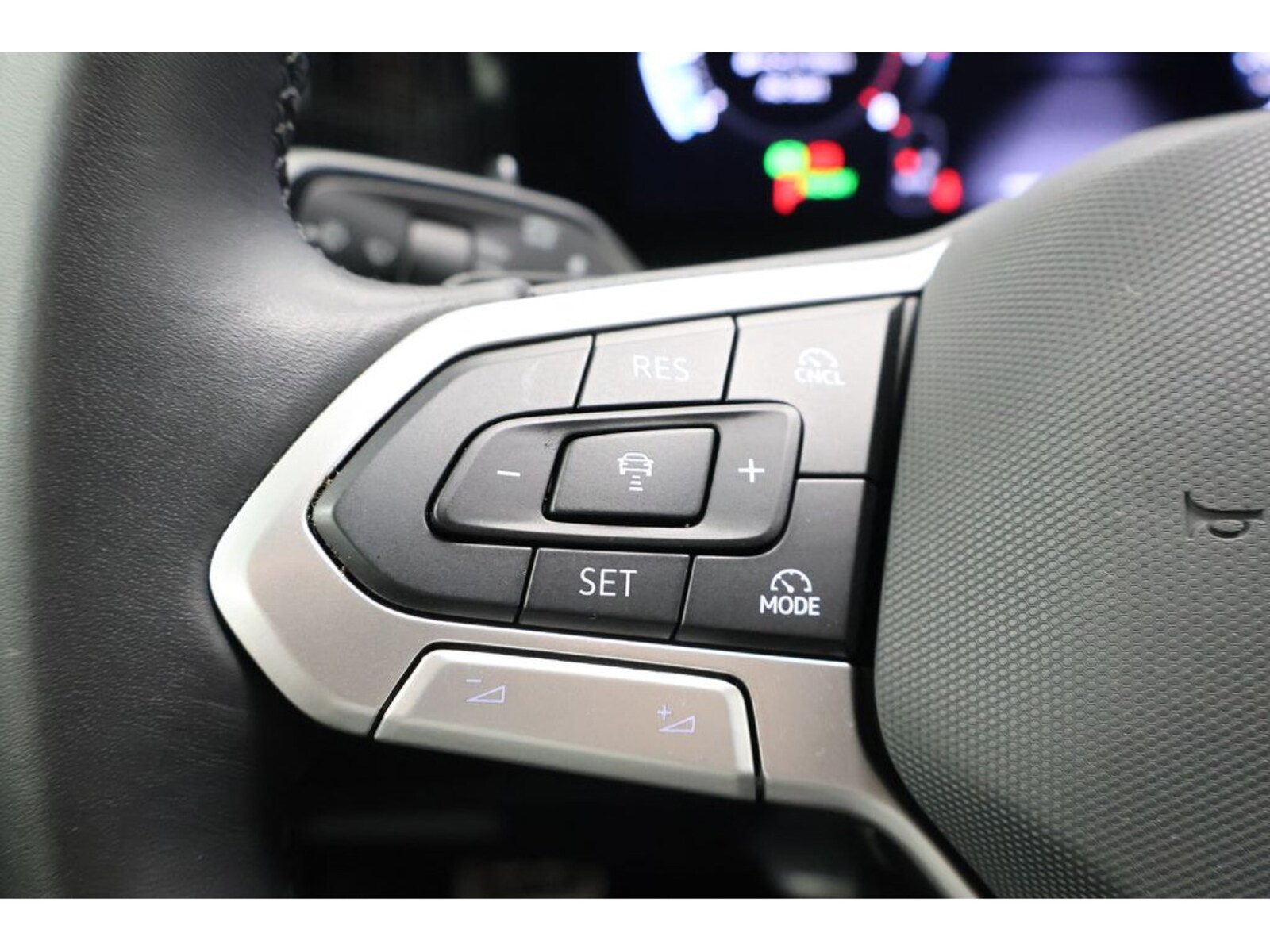 Volkswagen Tiguan – Bild 17