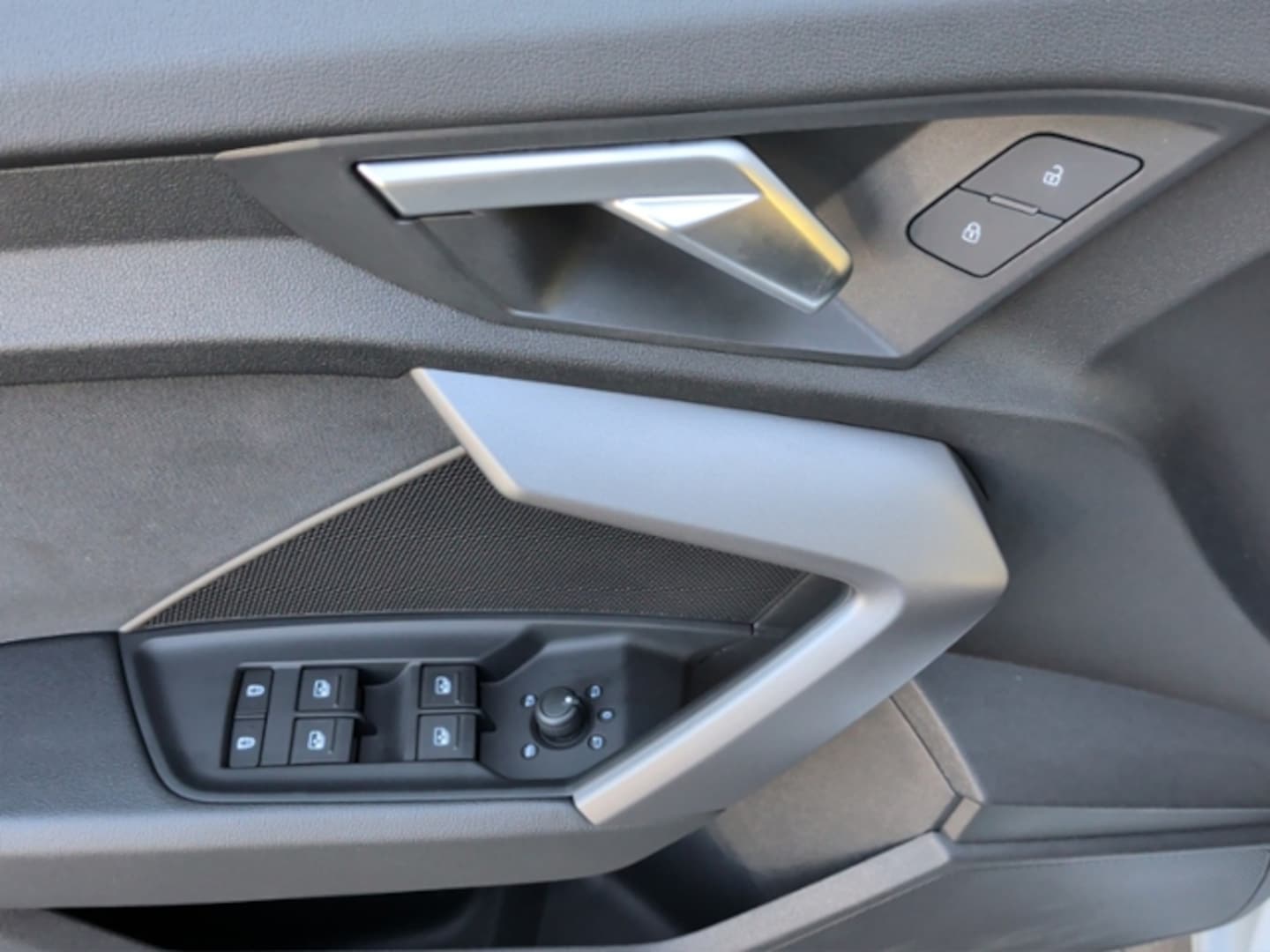 Bild über Audi A3 Sportback advanced 35 TFSI Schaltgetriebe - für weitere Informationen kontaktieren Sie den Audi Partner