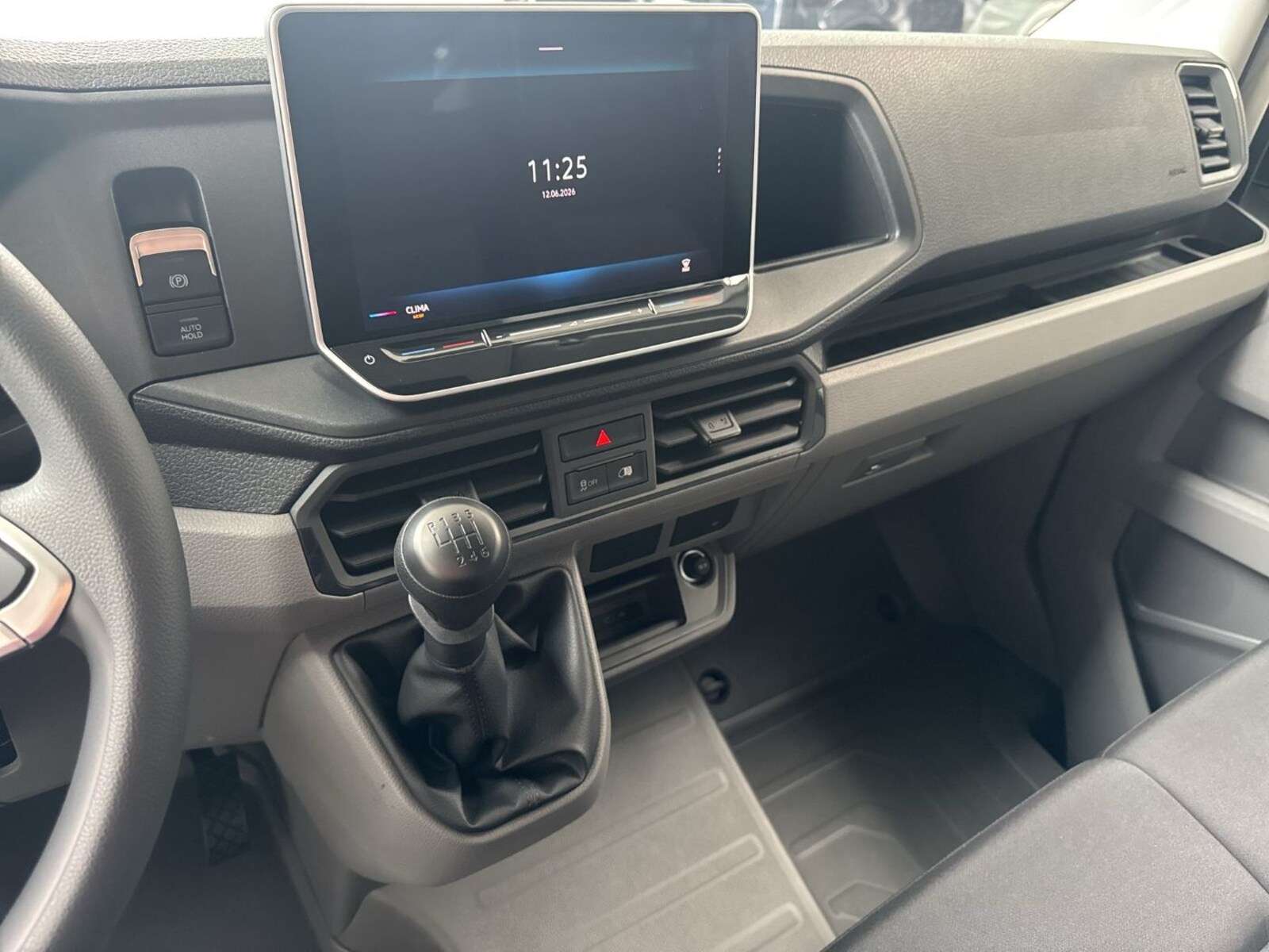 Volkswagen Crafter Kasten mittlerer Radstand – Bild 19