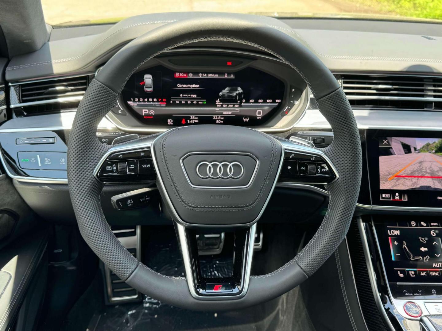 2024 Audi S8 Base - Photo 32