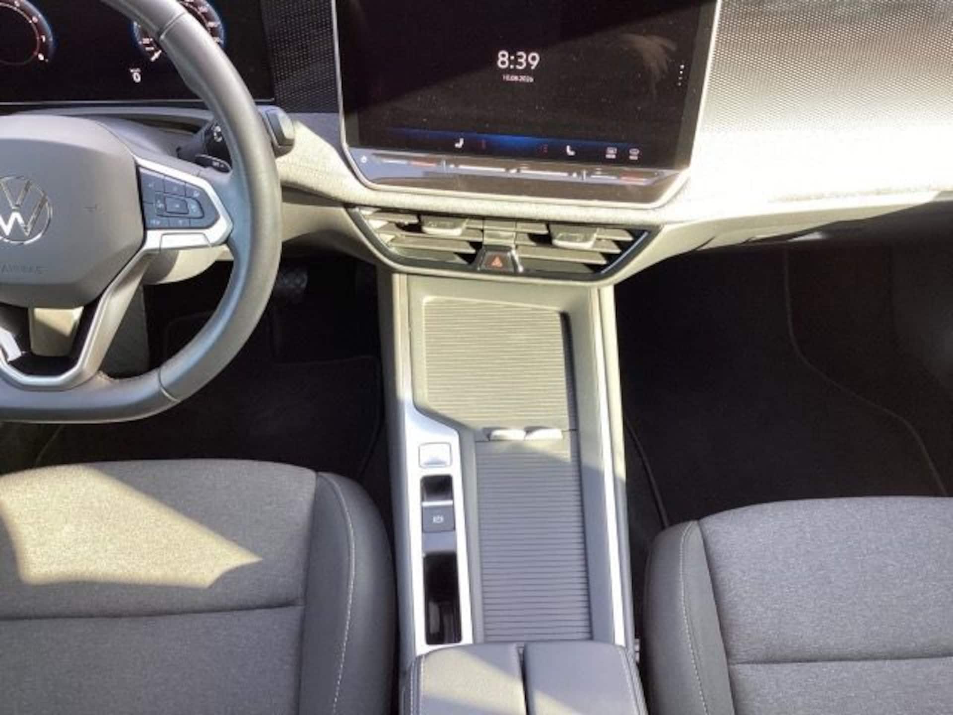 Volkswagen Passat Basis-Modell