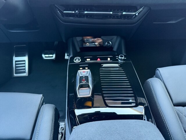 Image about Audi Q6 SUV e-tron e-tron quattro