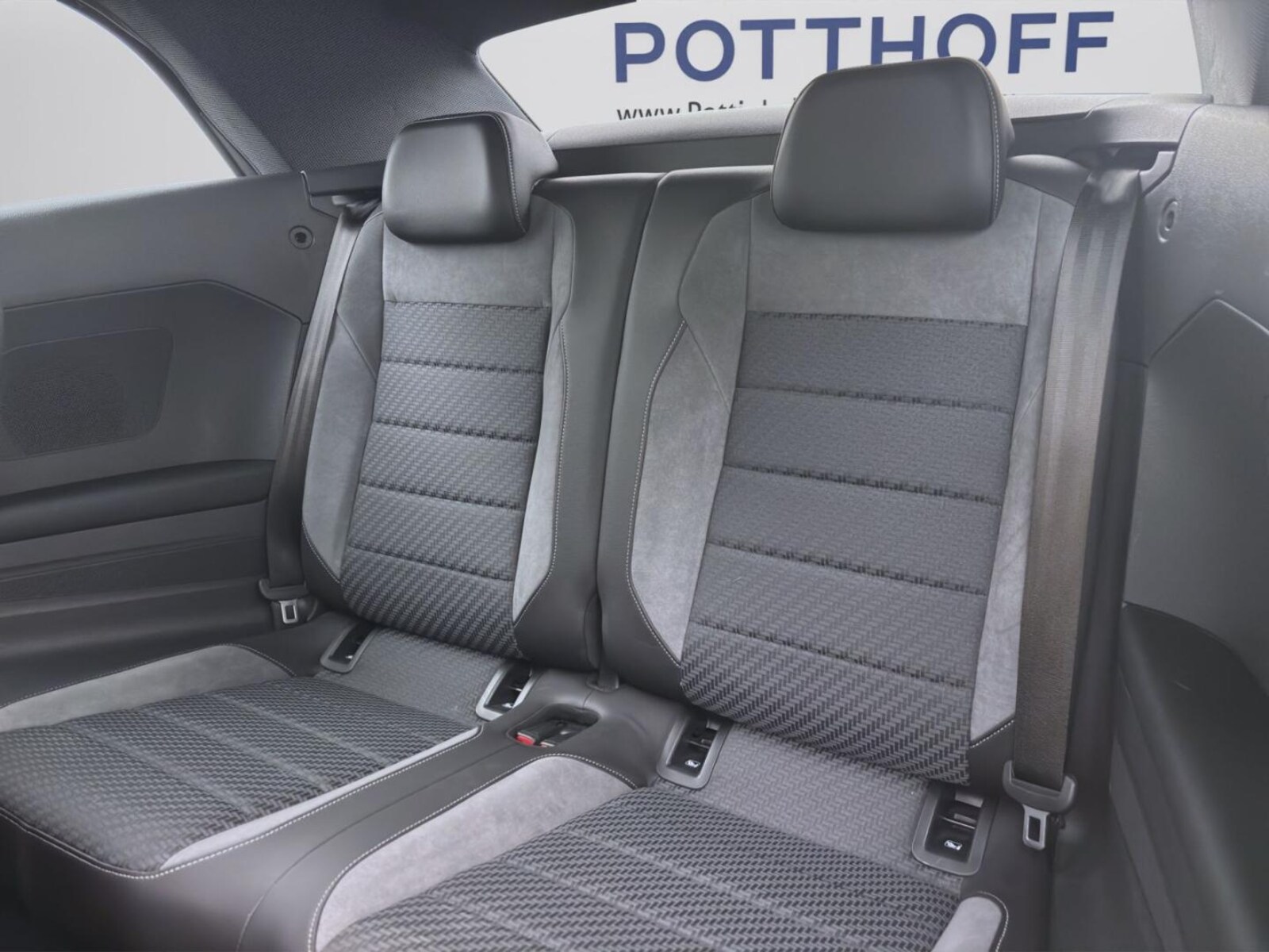 Volkswagen T-Roc Cabriolet – Bild 16