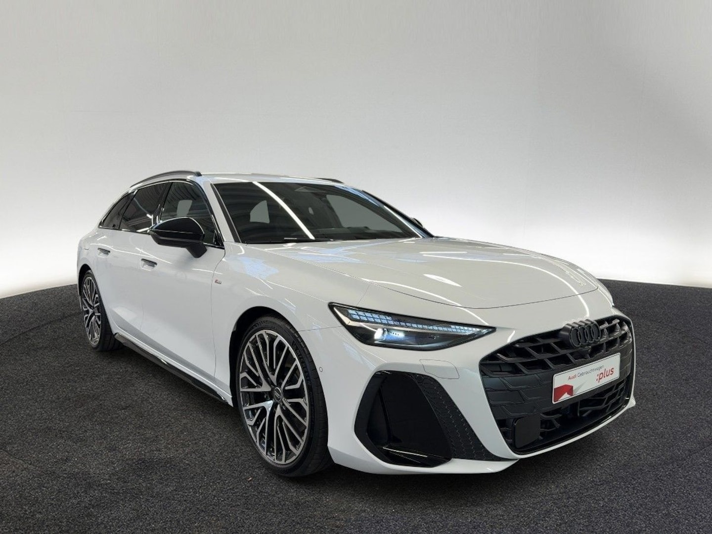 Bild über Audi A6 Avant TDI quattro 220 kW S tronic - für weitere Informationen kontaktieren Sie den Audi Partner