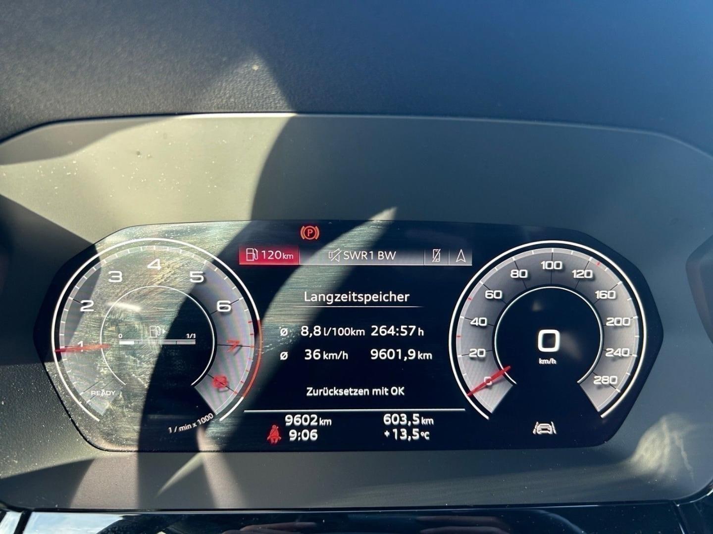 Bild über Audi A3 Sportback advanced 30 TFSI Schaltgetriebe - für weitere Informationen kontaktieren Sie den Audi Partner