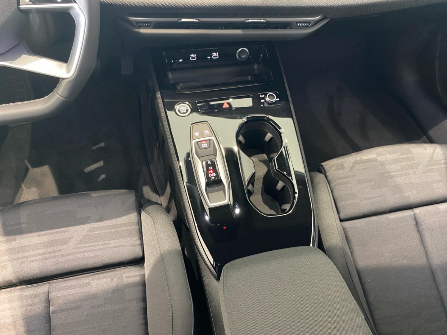 Bild über Audi A5 Avant e-hybrid e-hybrid quattro 220 kW S tronic - für weitere Informationen kontaktieren Sie den Audi Partner