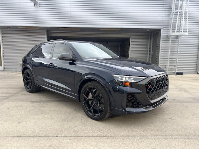 2026 Audi RS Q8 SUV performance