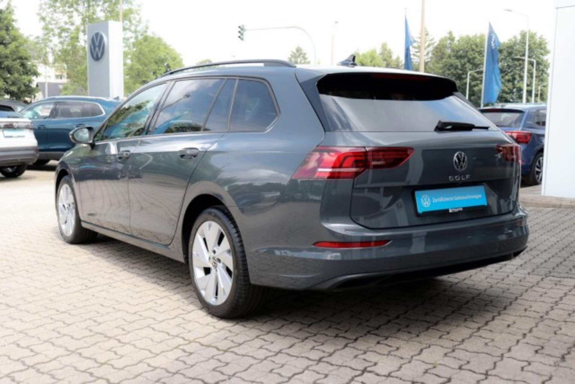 Volkswagen Golf Variant Life