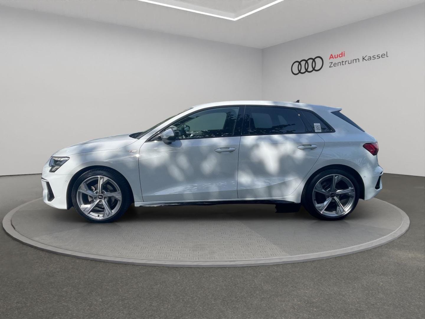 Bild über Audi A3 Sportback S line 30 TFSI S tronic - für weitere Informationen kontaktieren Sie den Audi Partner