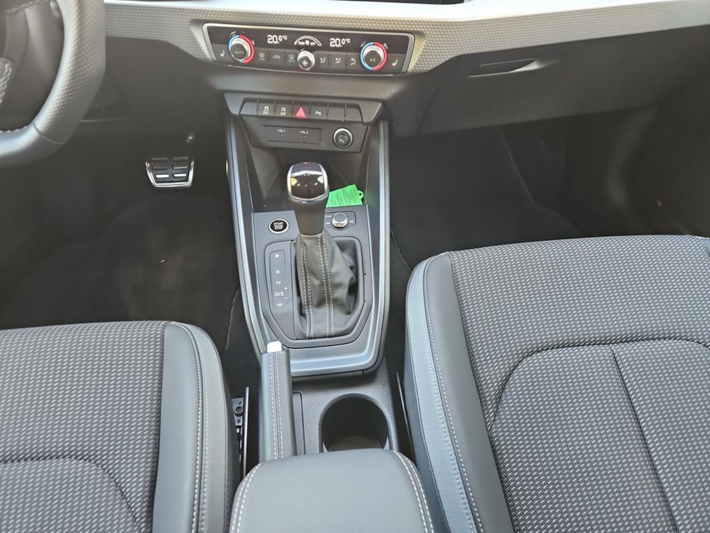 Bild über Audi A1 Sportback S line 30 TFSI S tronic - für weitere Informationen kontaktieren Sie den Audi Partner