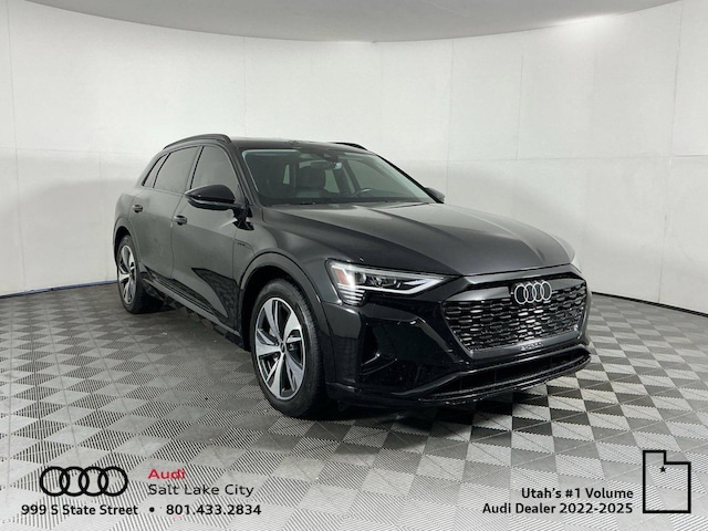 Photo of 2024 Audi Q8 e-tron