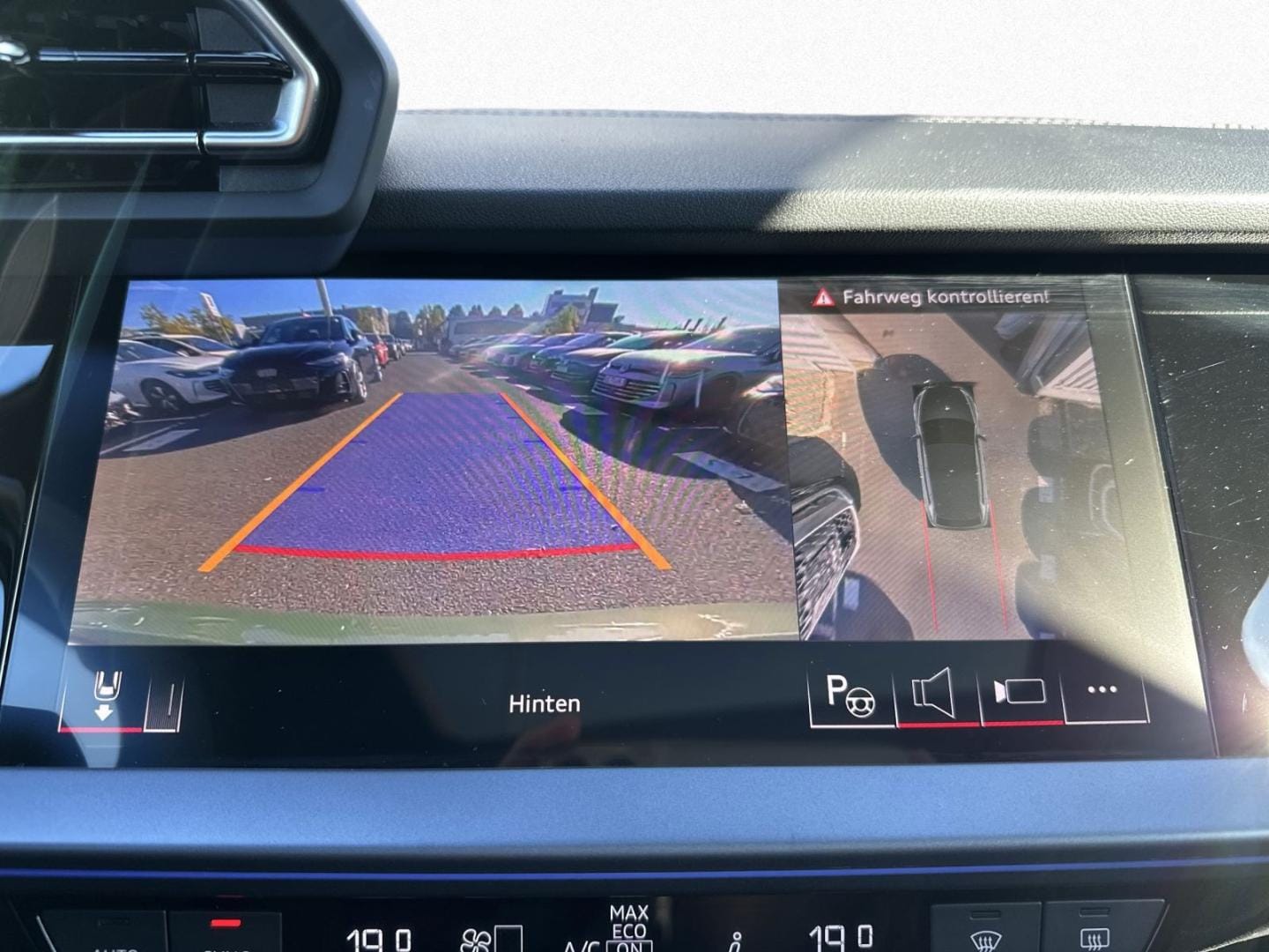 Bild über Audi A3 Sportback TDI S tronic - für weitere Informationen kontaktieren Sie den Audi Partner