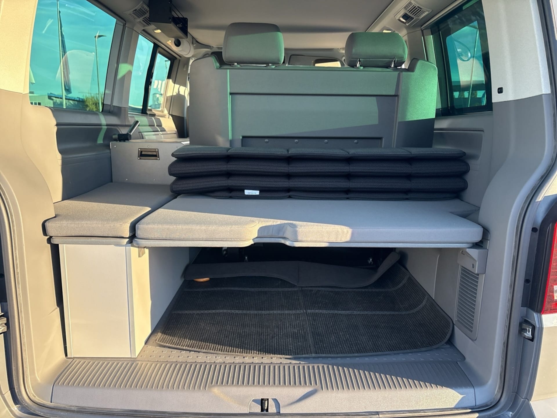 Volkswagen T6.1 California Beach