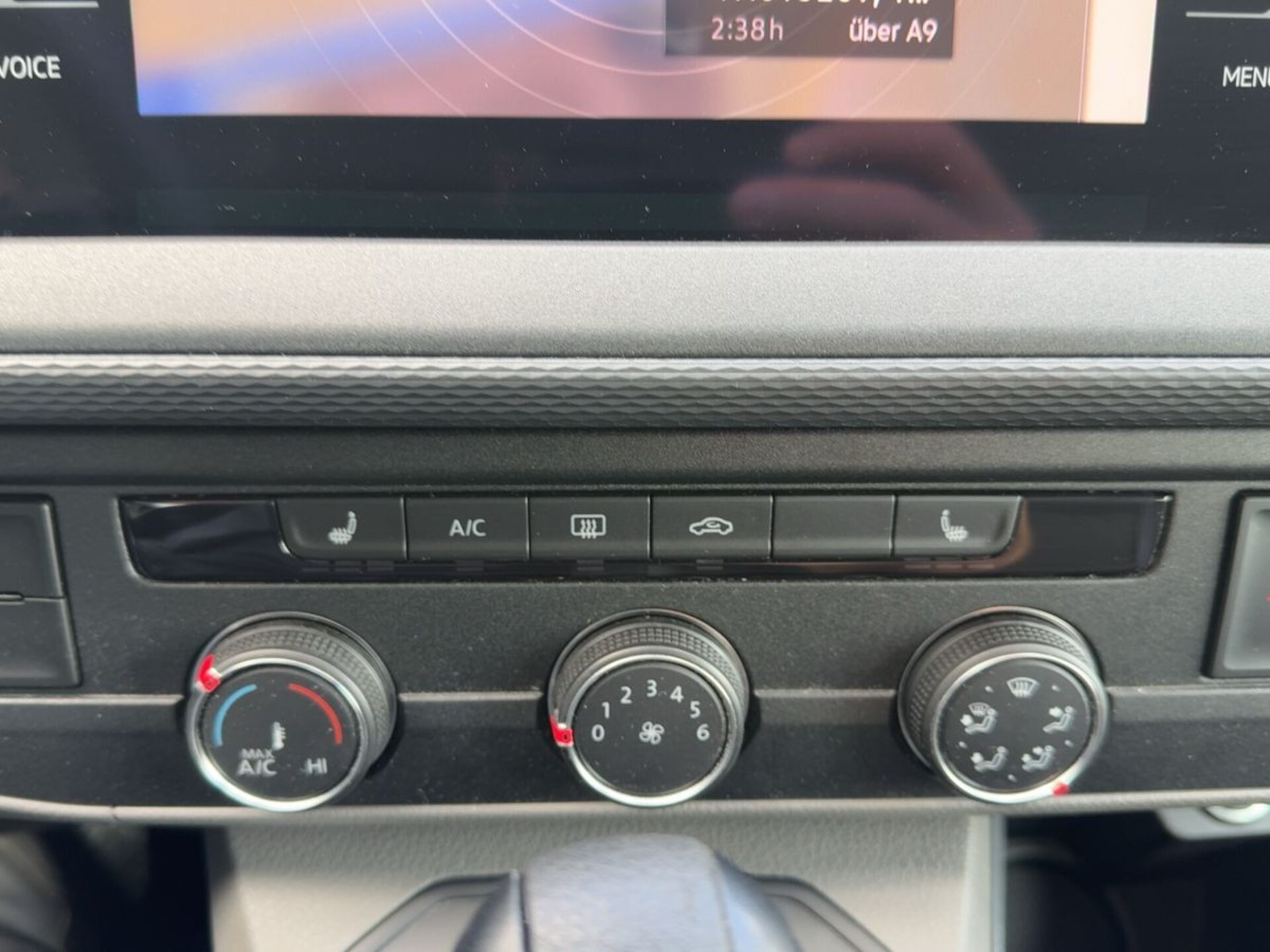 Volkswagen T6.1 Transporter Kombi langer Radstand