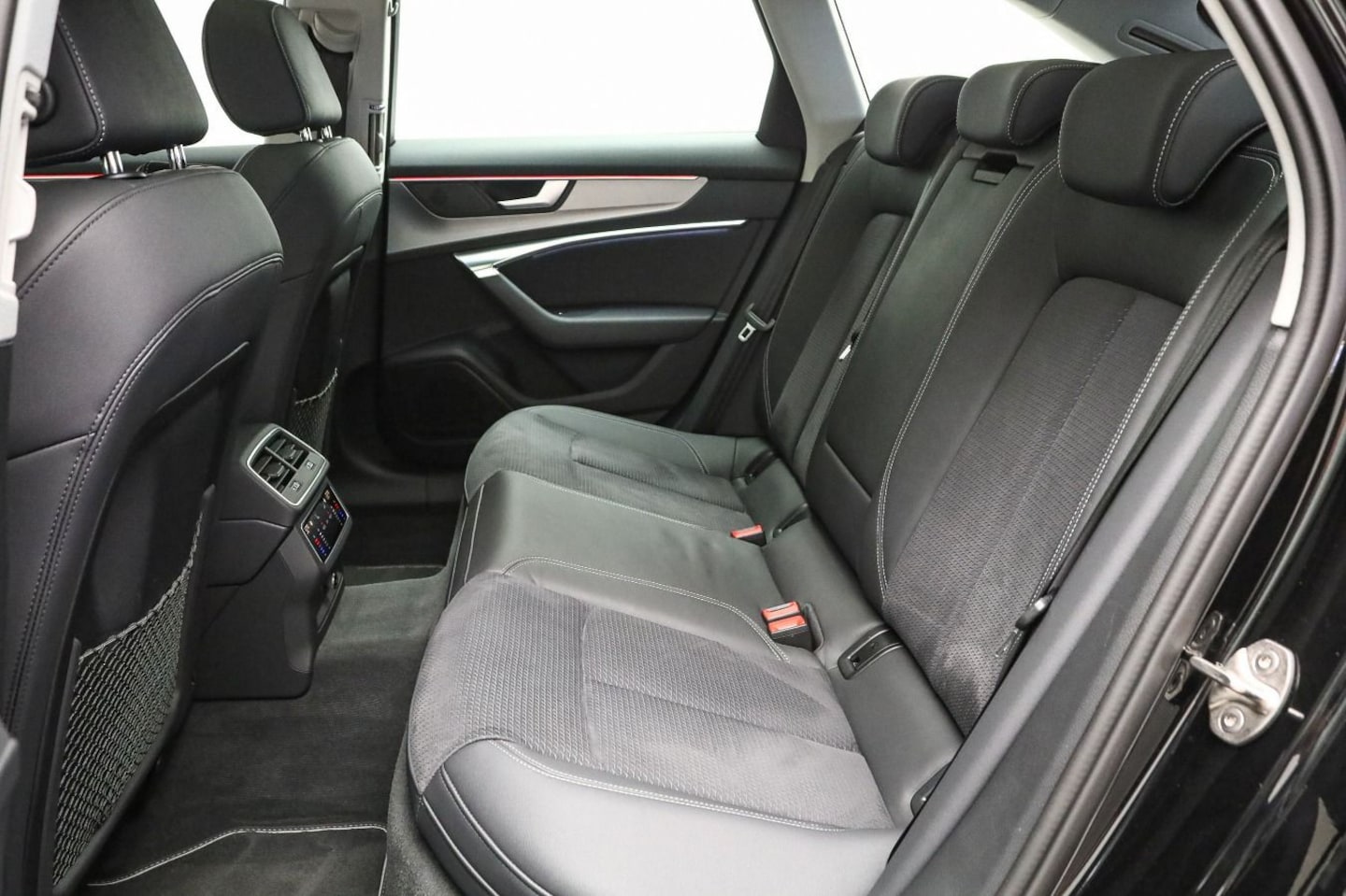 Bild über Audi S6 Avant TDI quattro tiptronic - für weitere Informationen kontaktieren Sie den Audi Partner