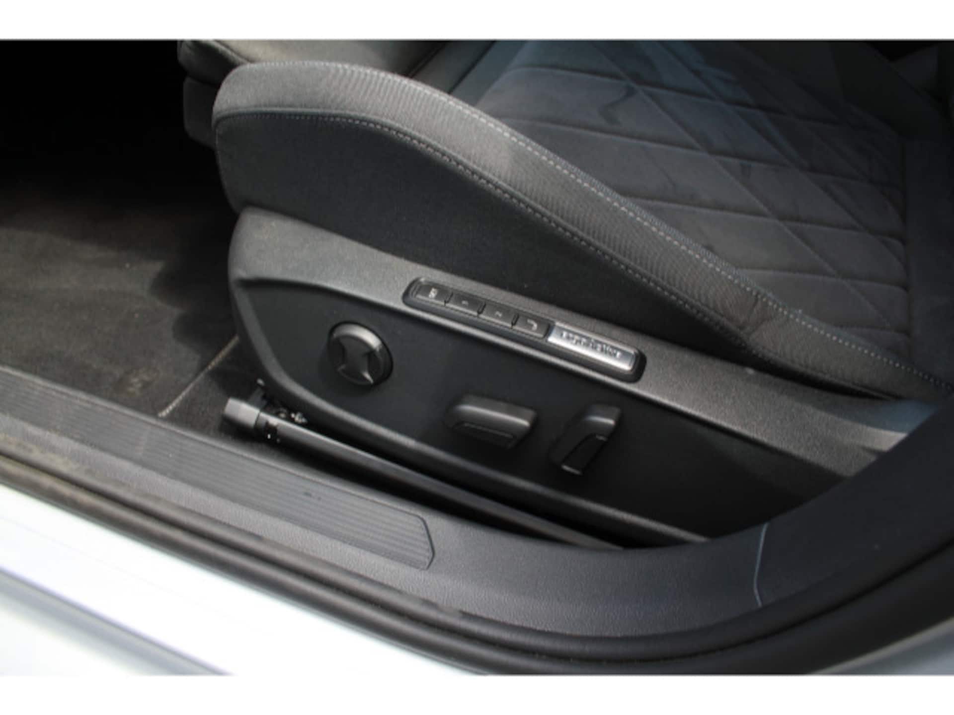 Volkswagen Golf Variant Style