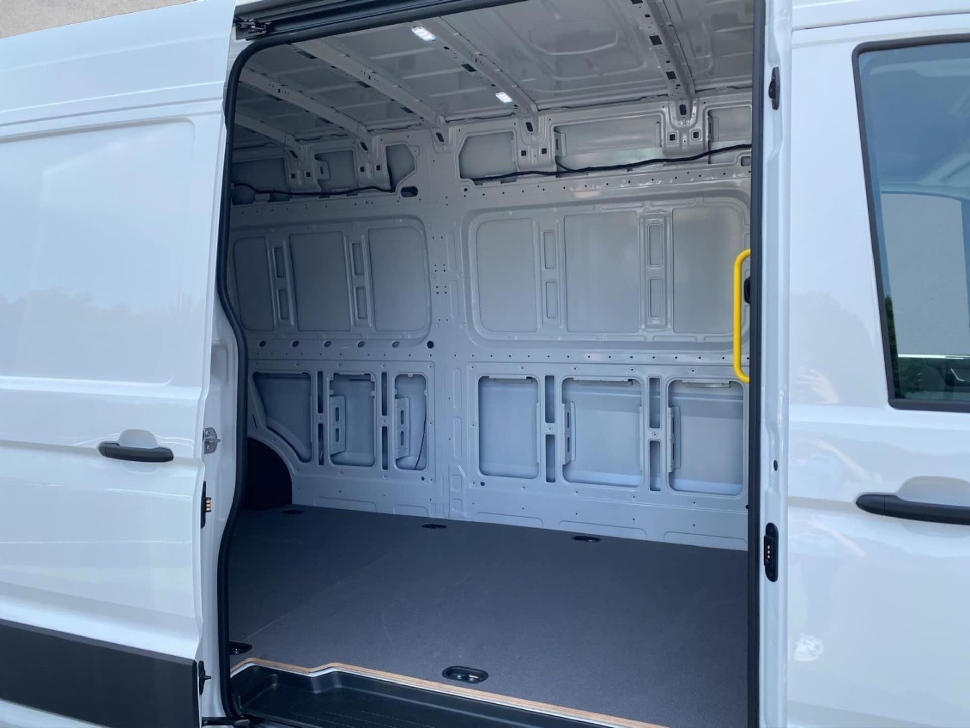 Volkswagen Crafter Kasten langer Radstand