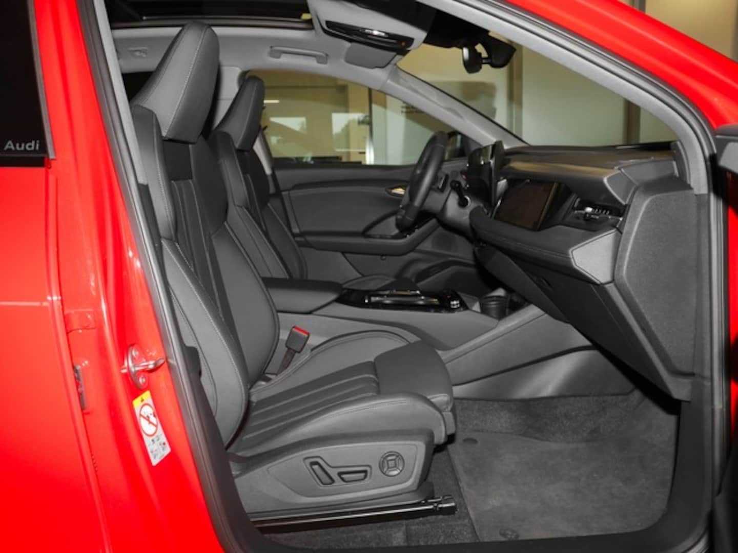 Bild über Audi Q6 SUV e-tron e-tron performance - für weitere Informationen kontaktieren Sie den Audi Partner