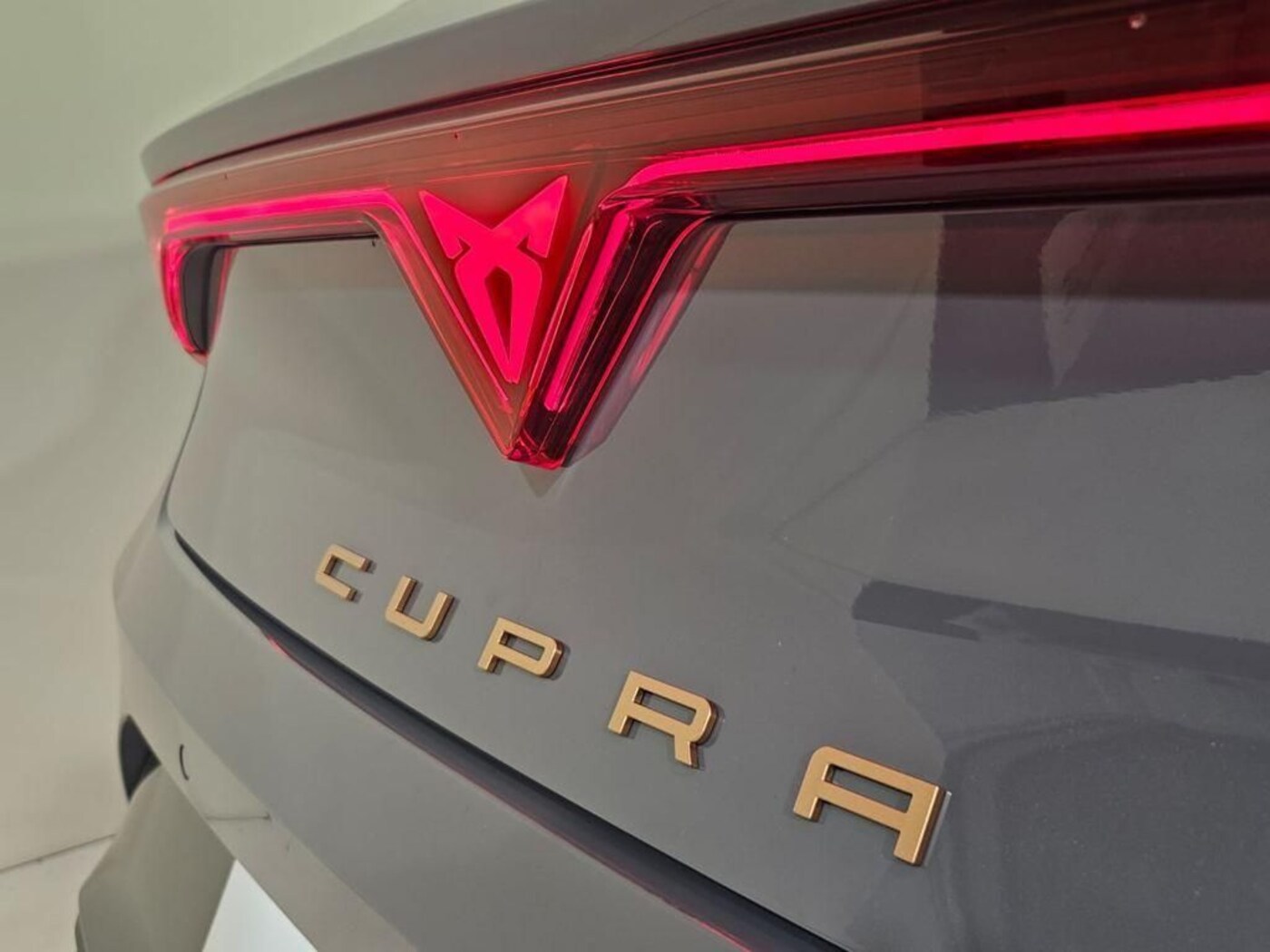 CUPRA Leon León 1.5 TSI e-Hybrid DSG 150 kW (204 CV) — photo 18