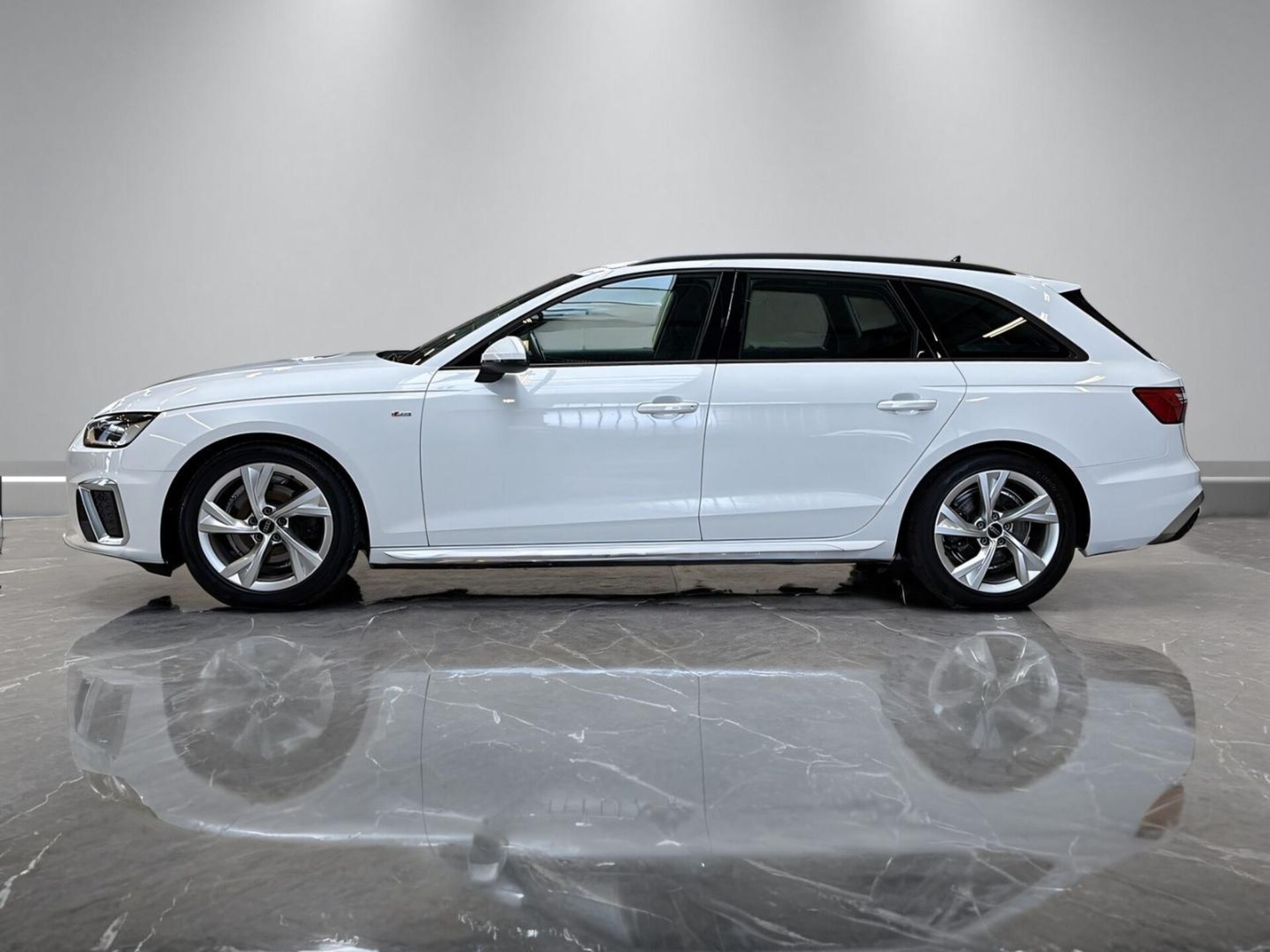 Audi A4 Avant S line