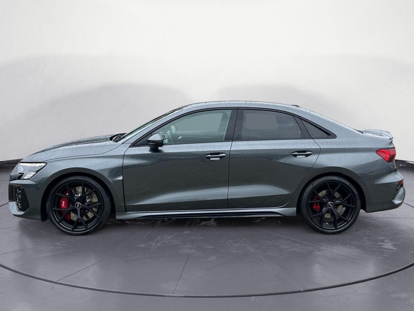 Bild über Audi RS 3 Limousine TFSI quattro S tronic - für weitere Informationen kontaktieren Sie den Audi Partner