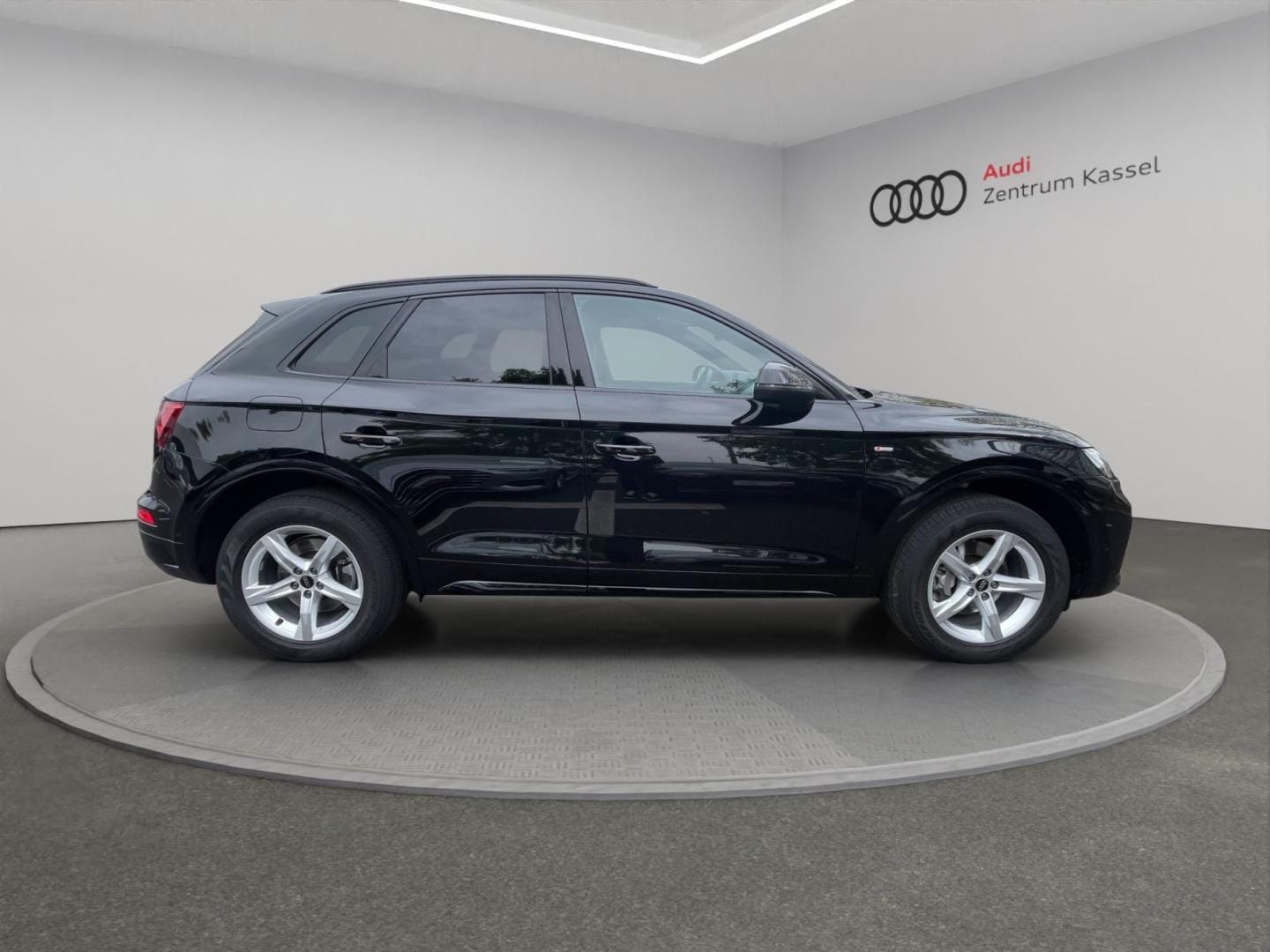 Bild über Audi Q5 40 TDI quattro 150 kW S tronic - für weitere Informationen kontaktieren Sie den Audi Partner