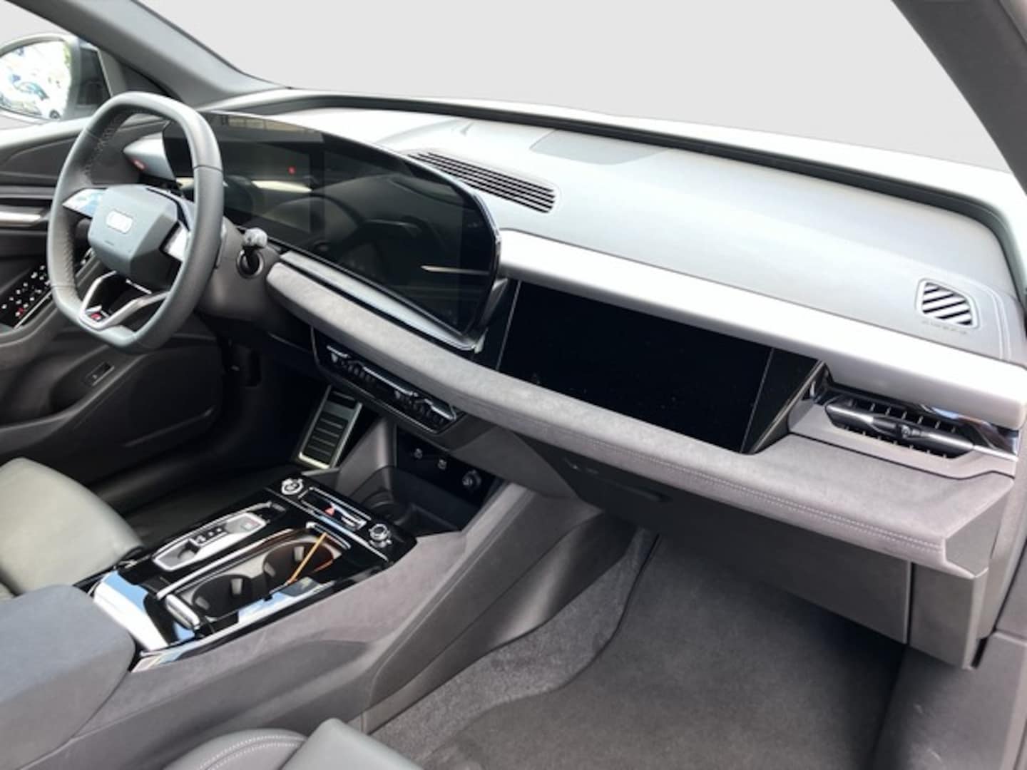 Bild über Audi Q6 SUV e-tron e-tron performance - für weitere Informationen kontaktieren Sie den Audi Partner