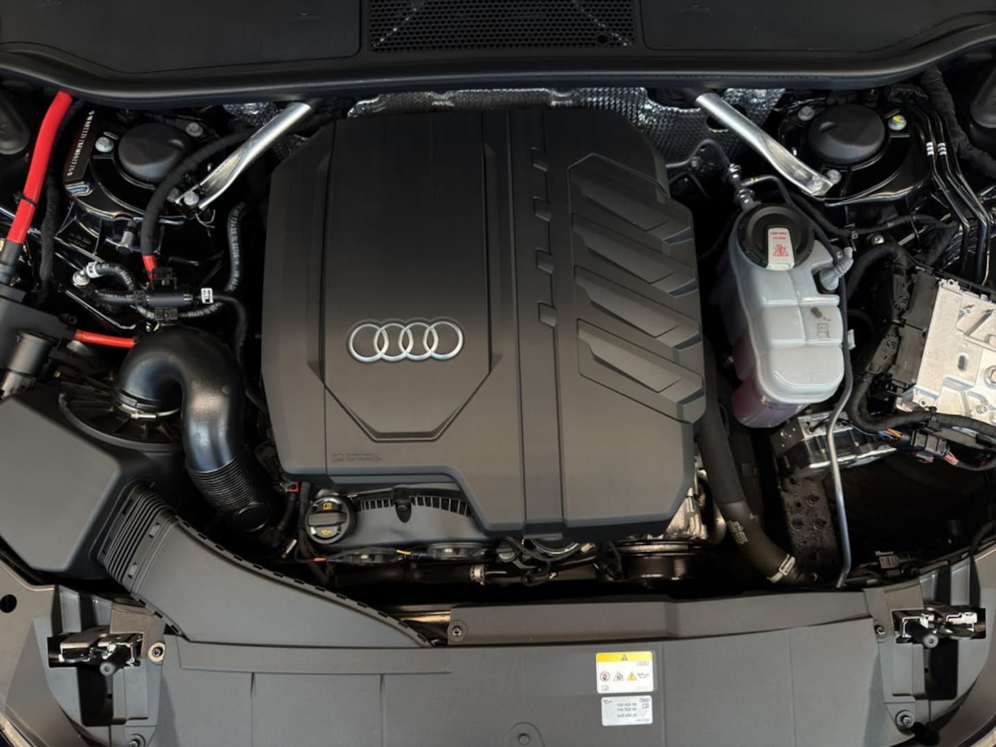 Bild über Audi A6 45 TFSI S tronic - für weitere Informationen kontaktieren Sie den Audi Partner