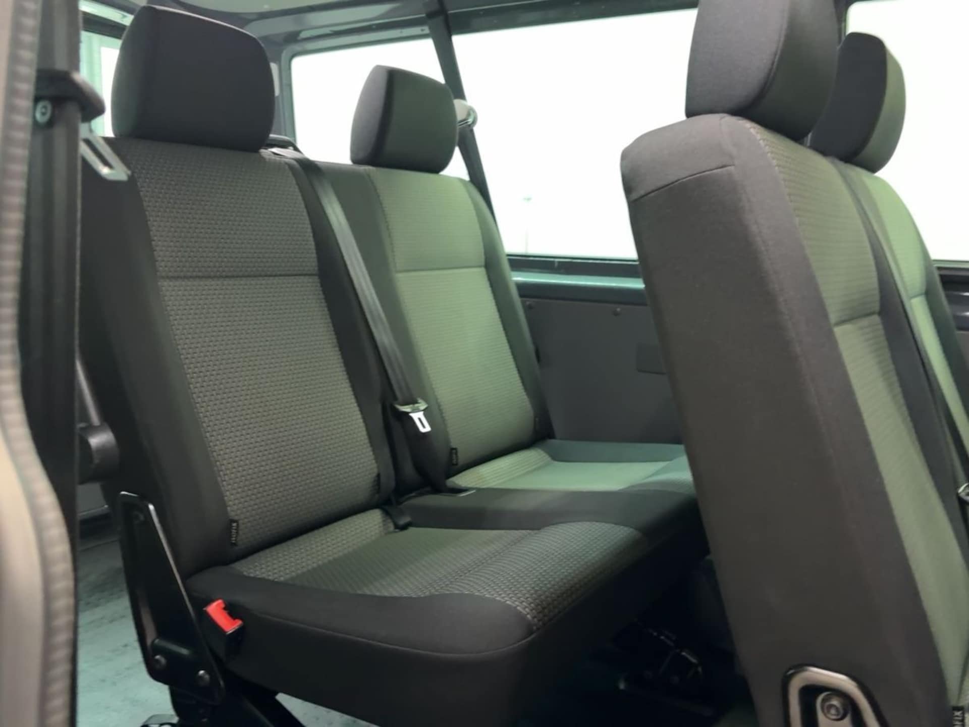 Volkswagen T6.1 Transporter Kombi langer Radstand