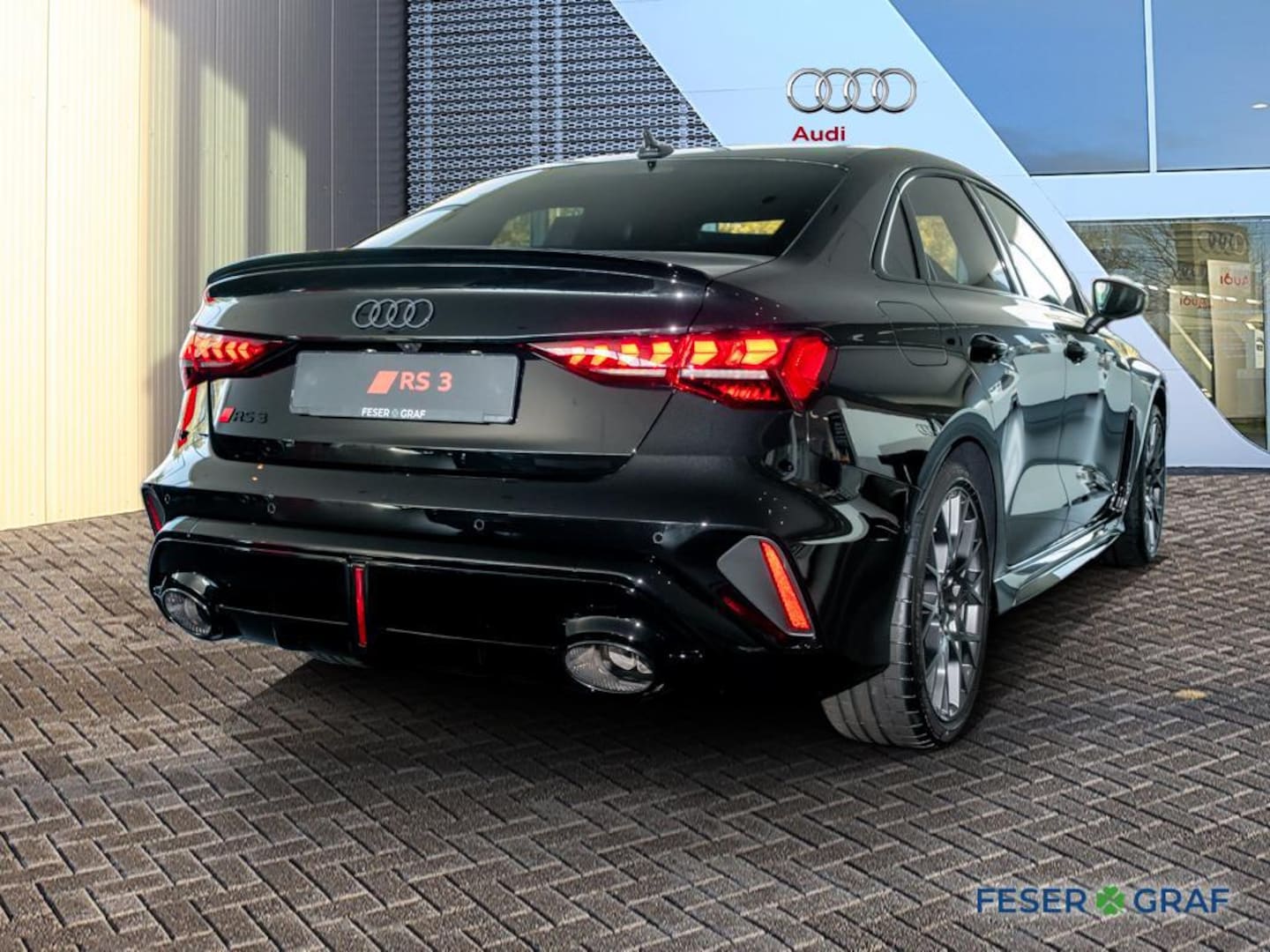 Bild über Audi RS 3 Limousine TFSI quattro 294 kW S tronic - für weitere Informationen kontaktieren Sie den Audi Partner