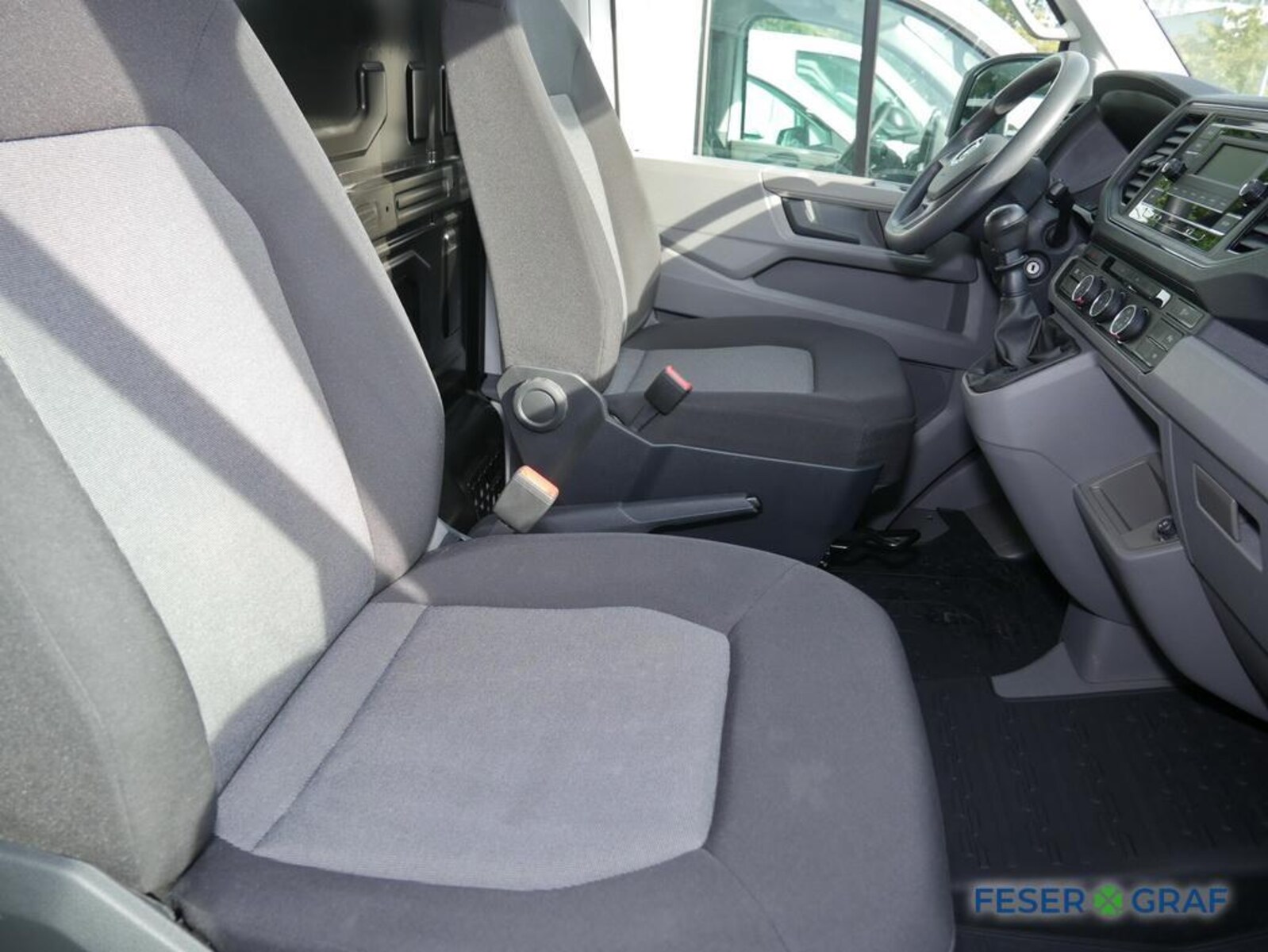 Volkswagen Crafter Kasten mittlerer Radstand – Bild 5
