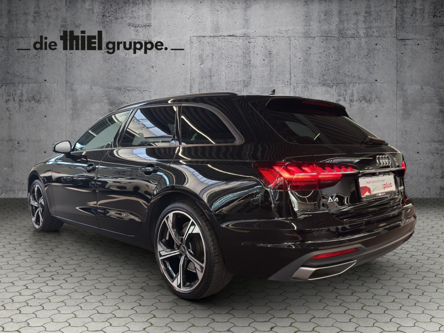 Bild über Audi A4 Avant 40 TFSI quattro S tronic - für weitere Informationen kontaktieren Sie den Audi Partner