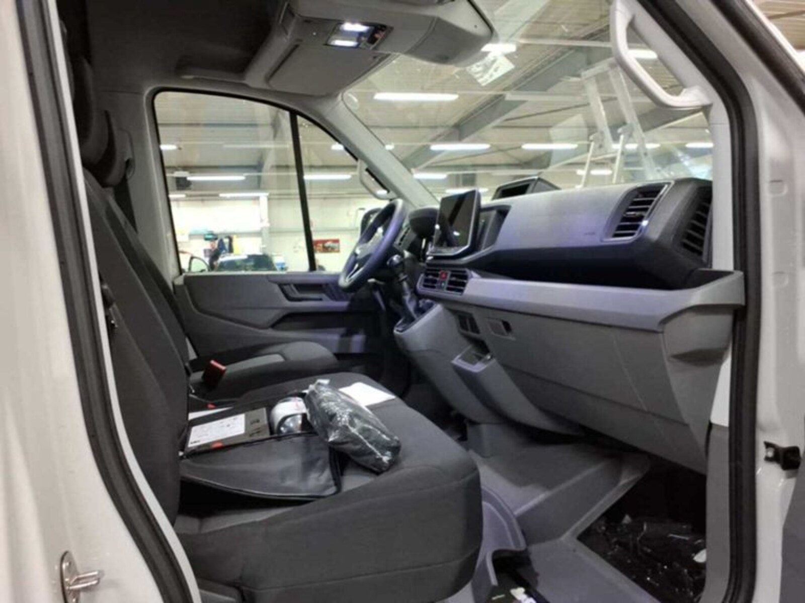 Volkswagen Crafter Kasten mittlerer Radstand – Bild 6