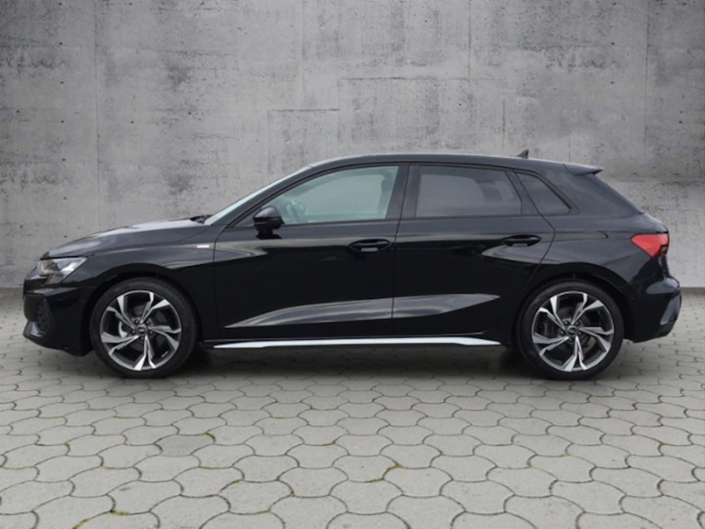 Bild über Audi A3 Sportback S line 35 TDI S tronic - für weitere Informationen kontaktieren Sie den Audi Partner