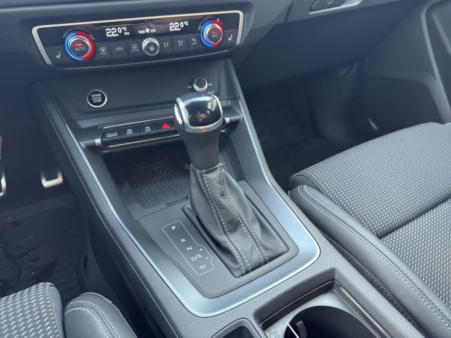 Bild über Audi Q3 S line 35 TFSI S tronic - für weitere Informationen kontaktieren Sie den Audi Partner
