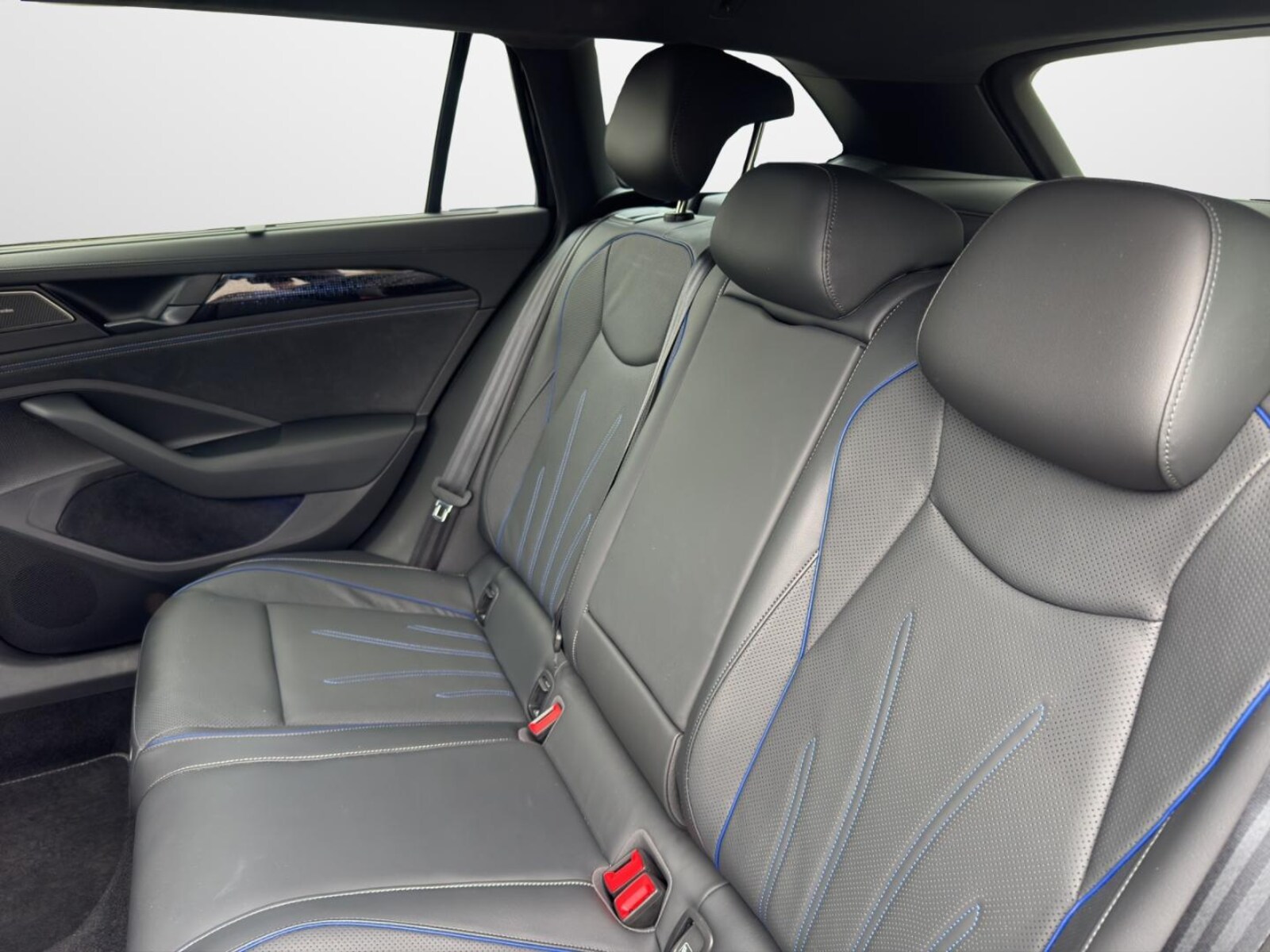 Volkswagen Passat – Bild 12