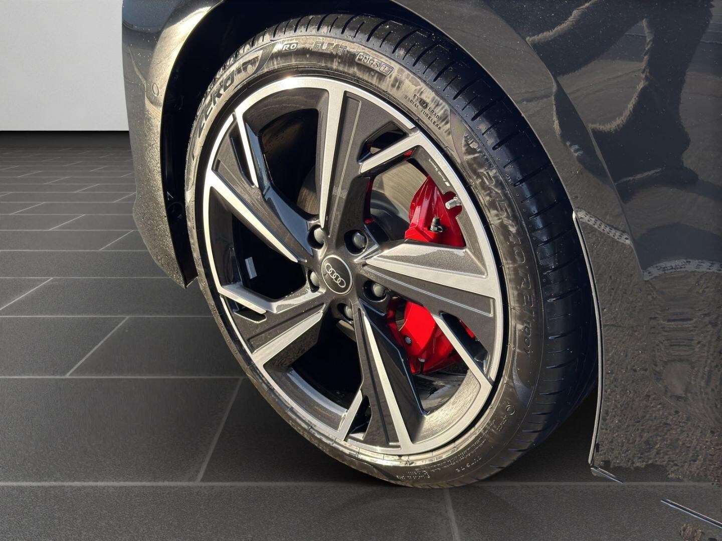 Bild über Audi A6 Avant e-tron S line business e-tron performance 270 kW - für weitere Informationen kontaktieren Sie den Audi Partner