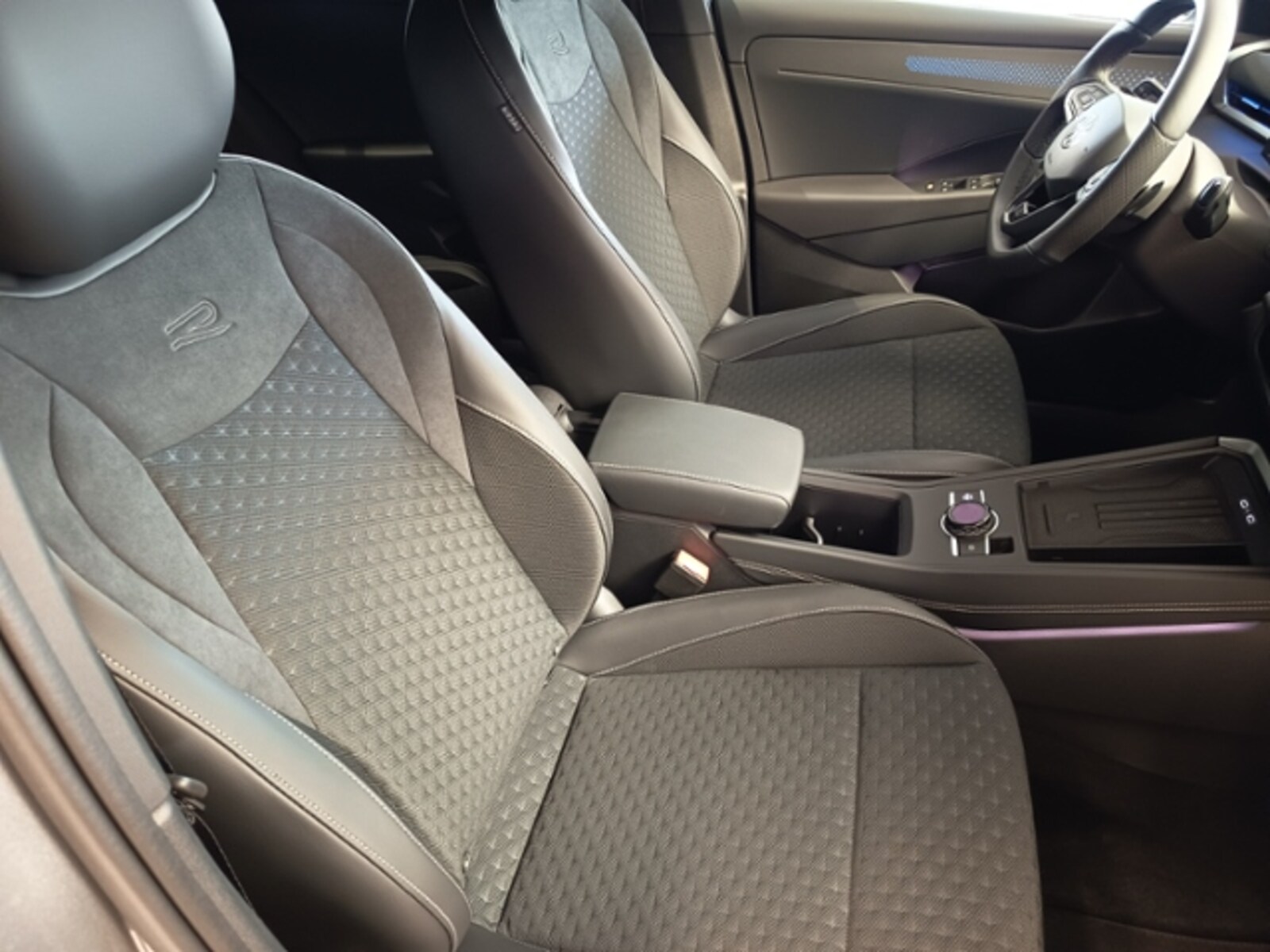Volkswagen T-Roc – Bild 11
