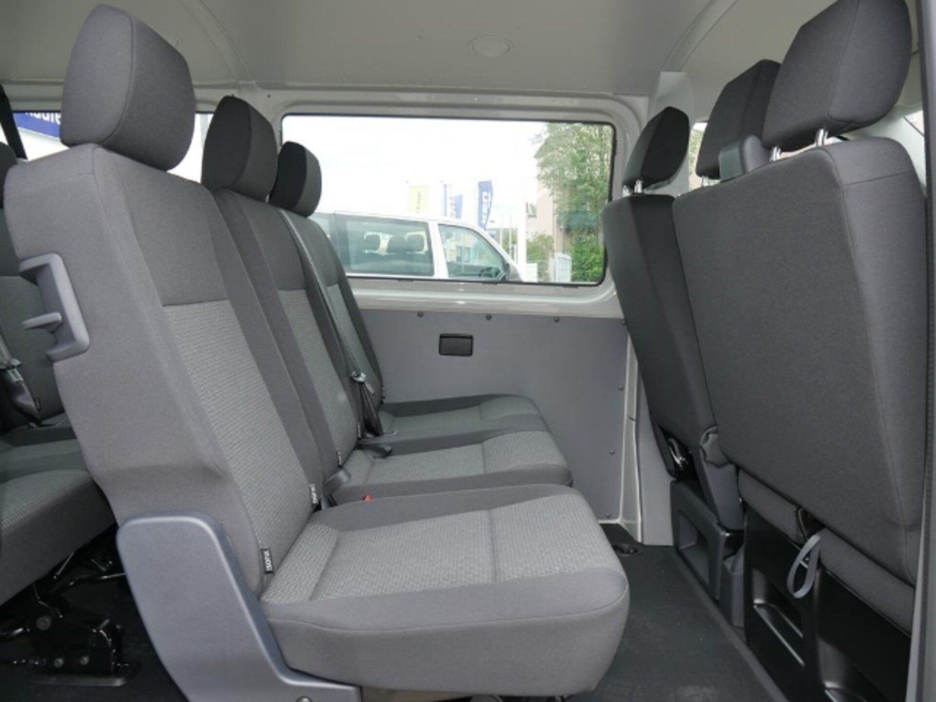 Volkswagen T6.1 Transporter Kombi langer Radstand