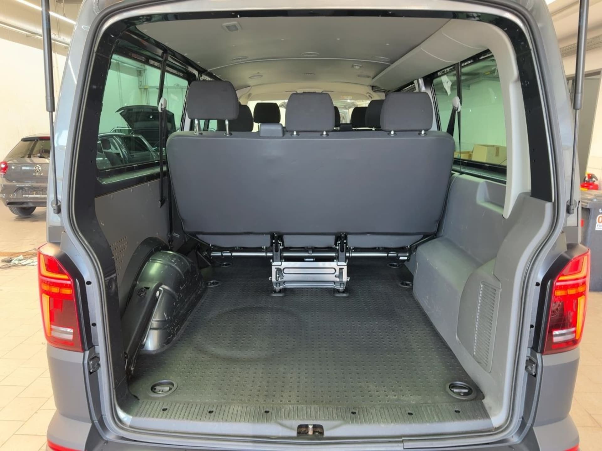 Volkswagen T6.1 Transporter Kombi langer Radstand