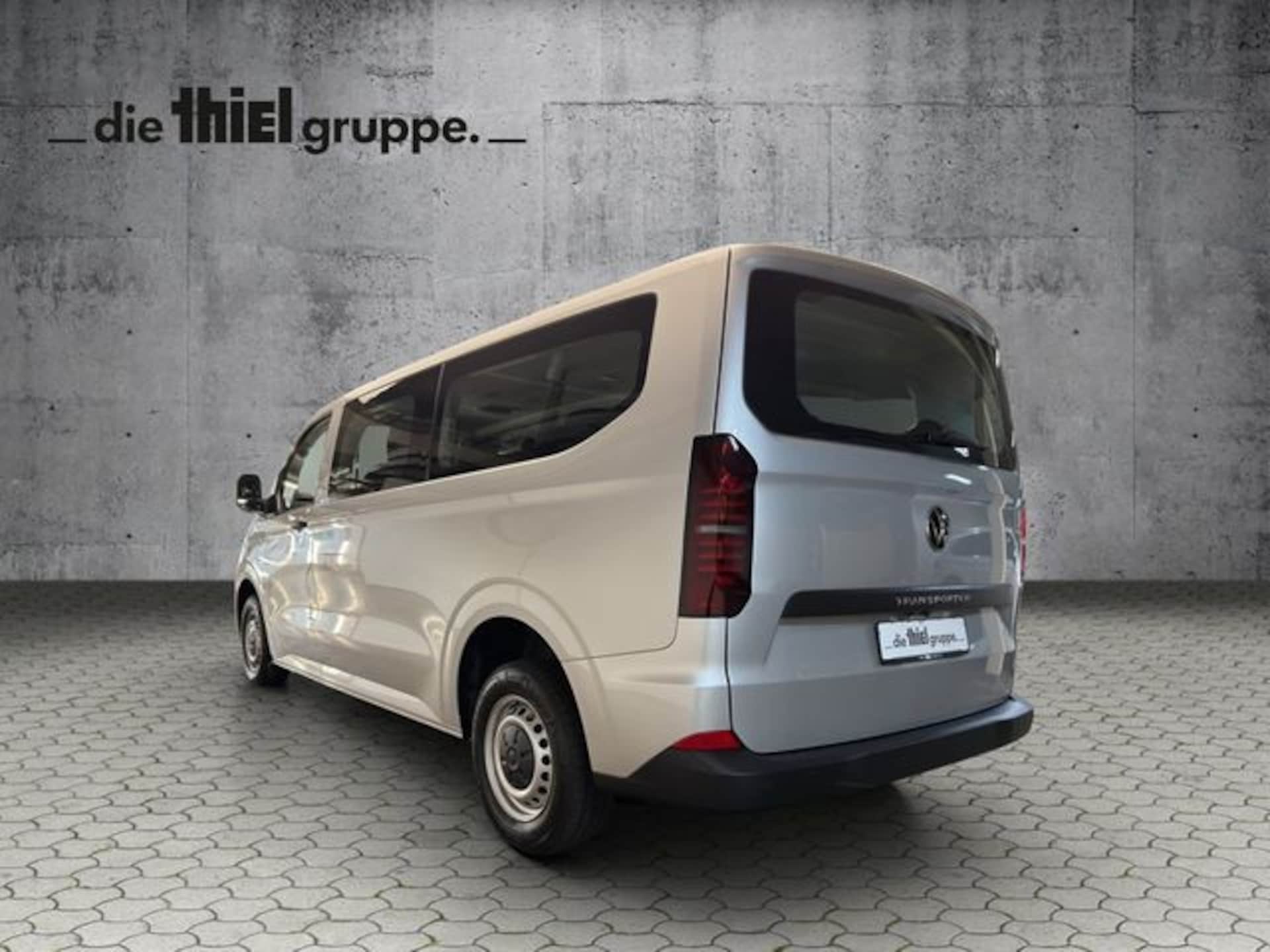 Volkswagen Transporter Kombi langer Radstand