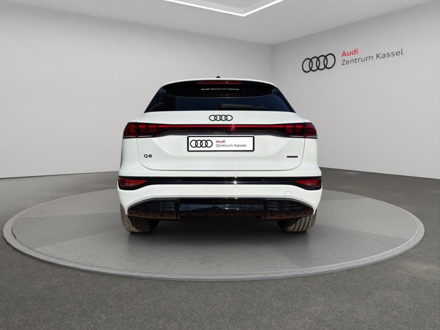 Bild über Audi Q6 SUV e-tron e-tron quattro - für weitere Informationen kontaktieren Sie den Audi Partner